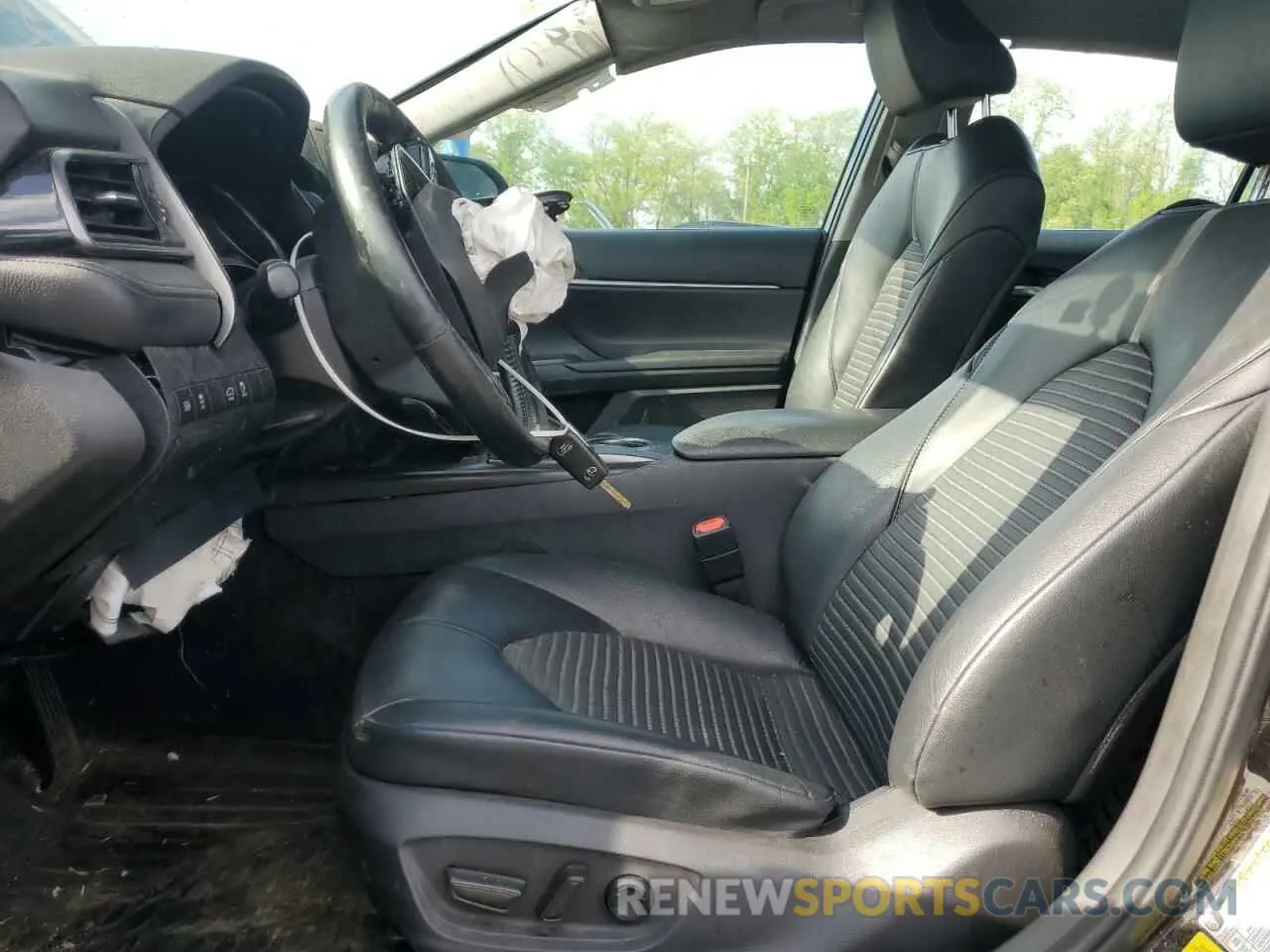 7 Photograph of a damaged car 4T1G11AK6MU409552 TOYOTA CAMRY 2021