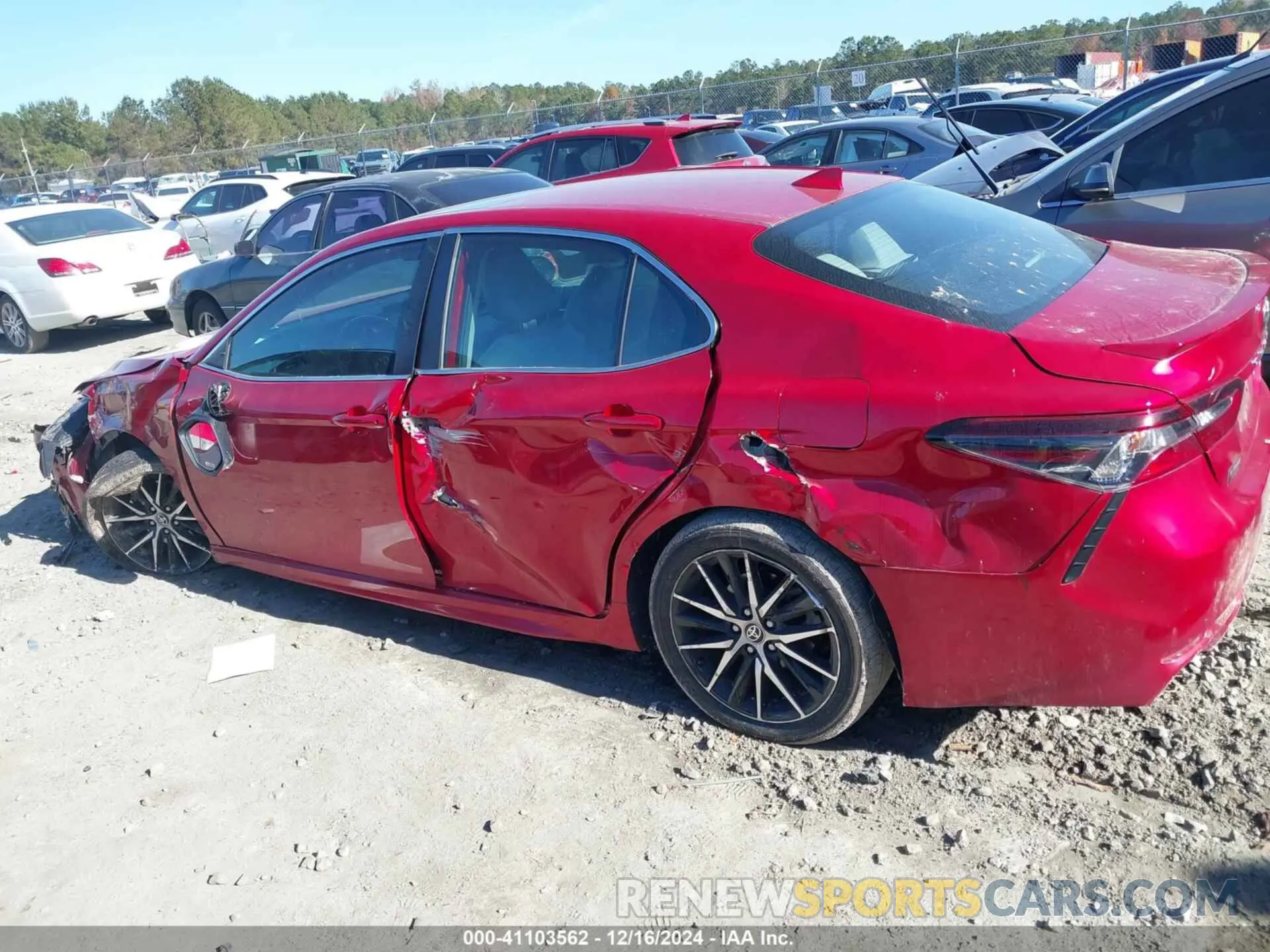 14 Photograph of a damaged car 4T1G11AK6MU409874 TOYOTA CAMRY 2021
