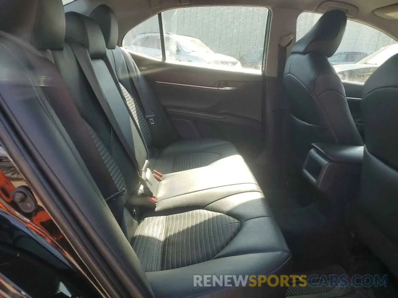 10 Photograph of a damaged car 4T1G11AK6MU410250 TOYOTA CAMRY 2021