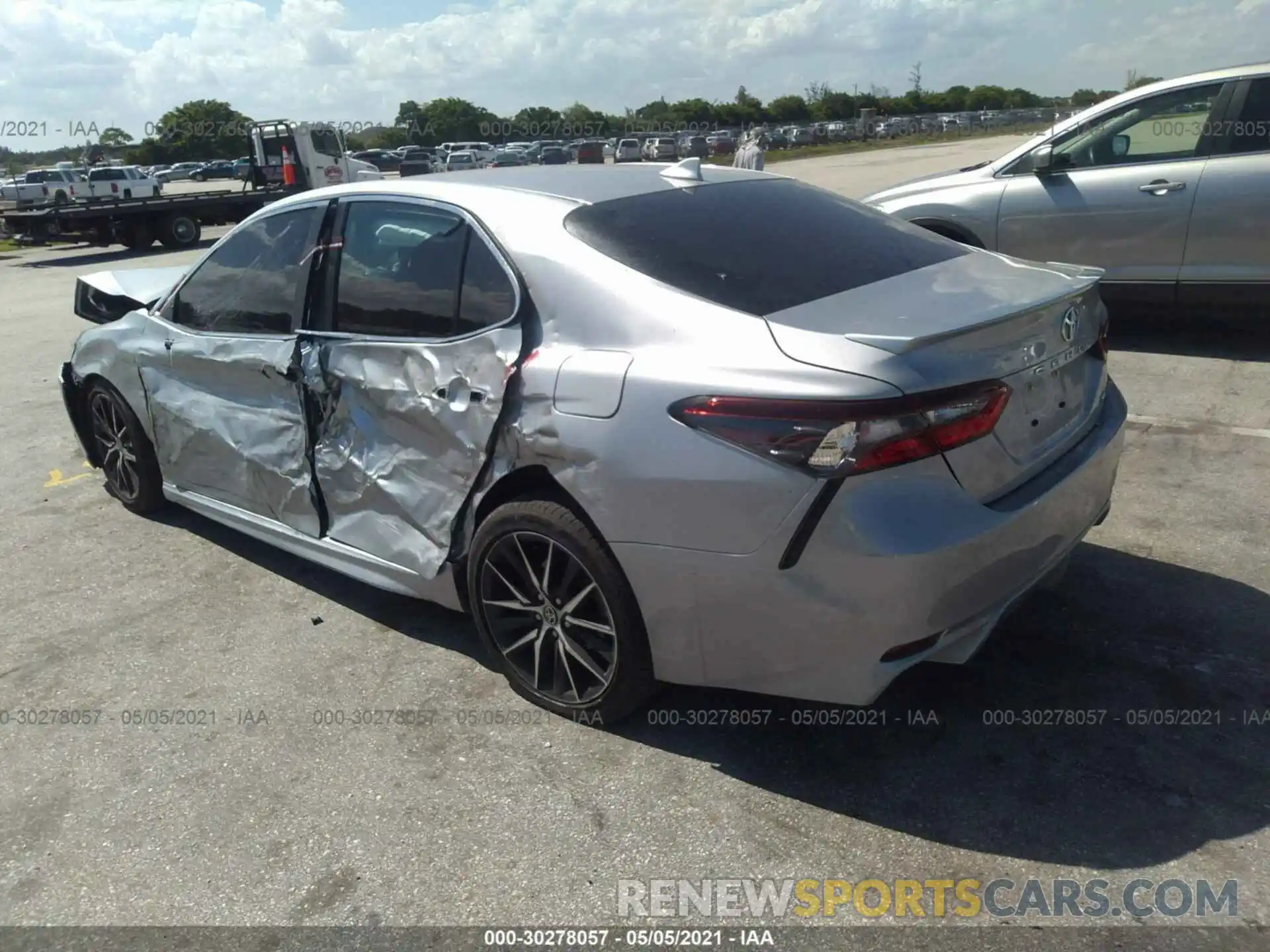 3 Photograph of a damaged car 4T1G11AK6MU410572 TOYOTA CAMRY 2021