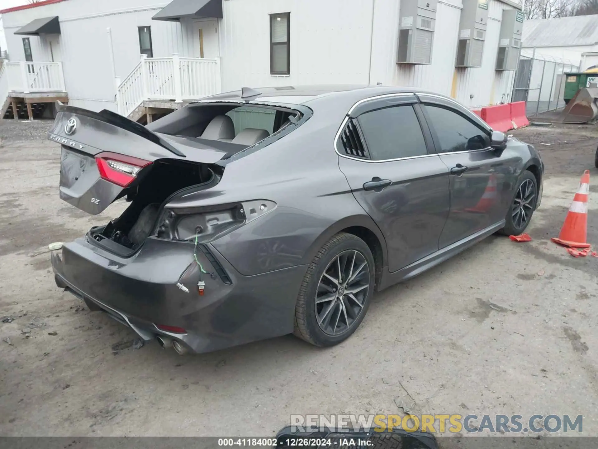4 Photograph of a damaged car 4T1G11AK6MU415125 TOYOTA CAMRY 2021
