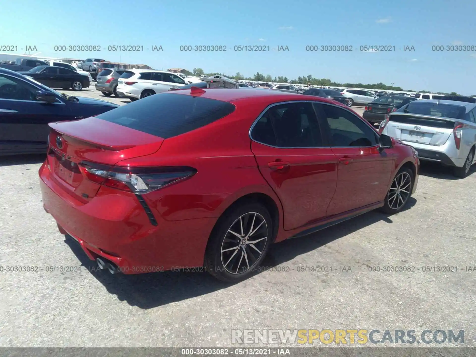 4 Photograph of a damaged car 4T1G11AK6MU415321 TOYOTA CAMRY 2021