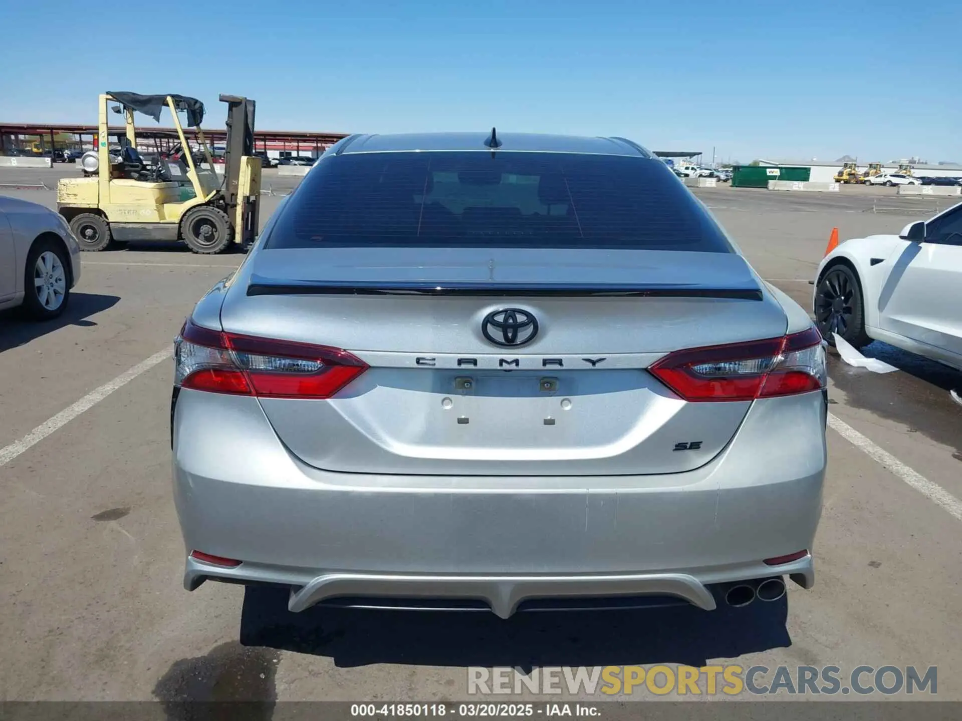 16 Photograph of a damaged car 4T1G11AK6MU418025 TOYOTA CAMRY 2021