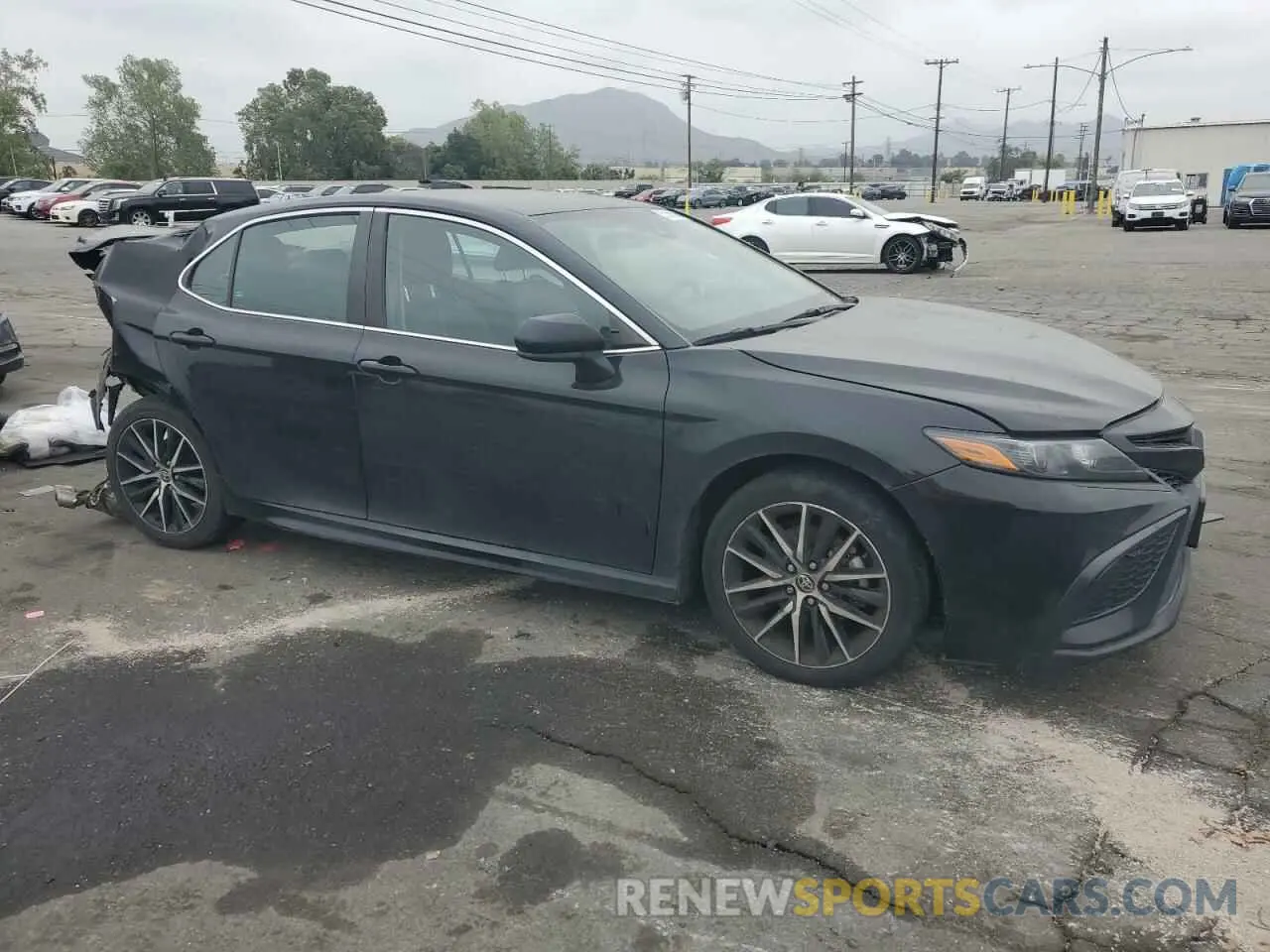 4 Photograph of a damaged car 4T1G11AK6MU420499 TOYOTA CAMRY 2021