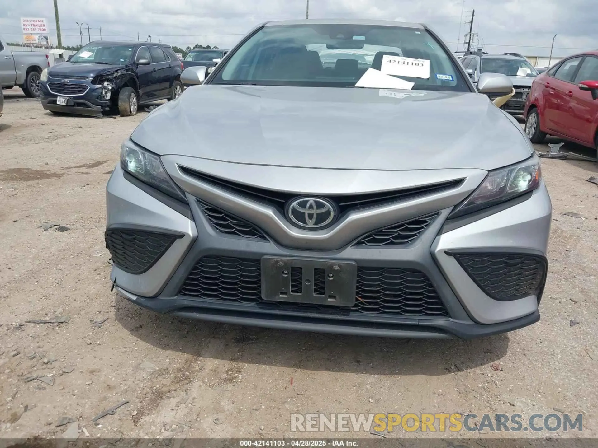 12 Photograph of a damaged car 4T1G11AK6MU422432 TOYOTA CAMRY 2021