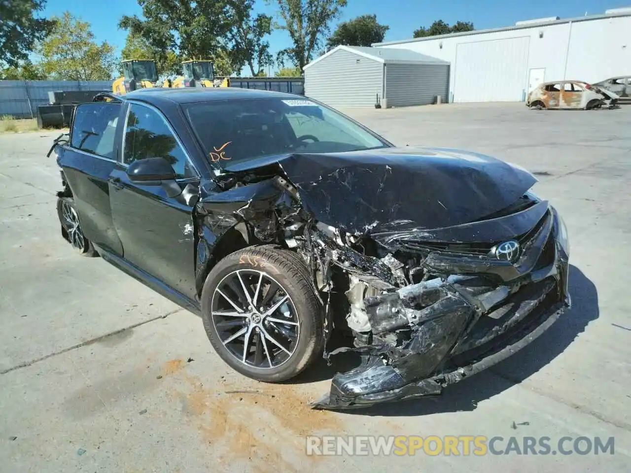 1 Photograph of a damaged car 4T1G11AK6MU423323 TOYOTA CAMRY 2021