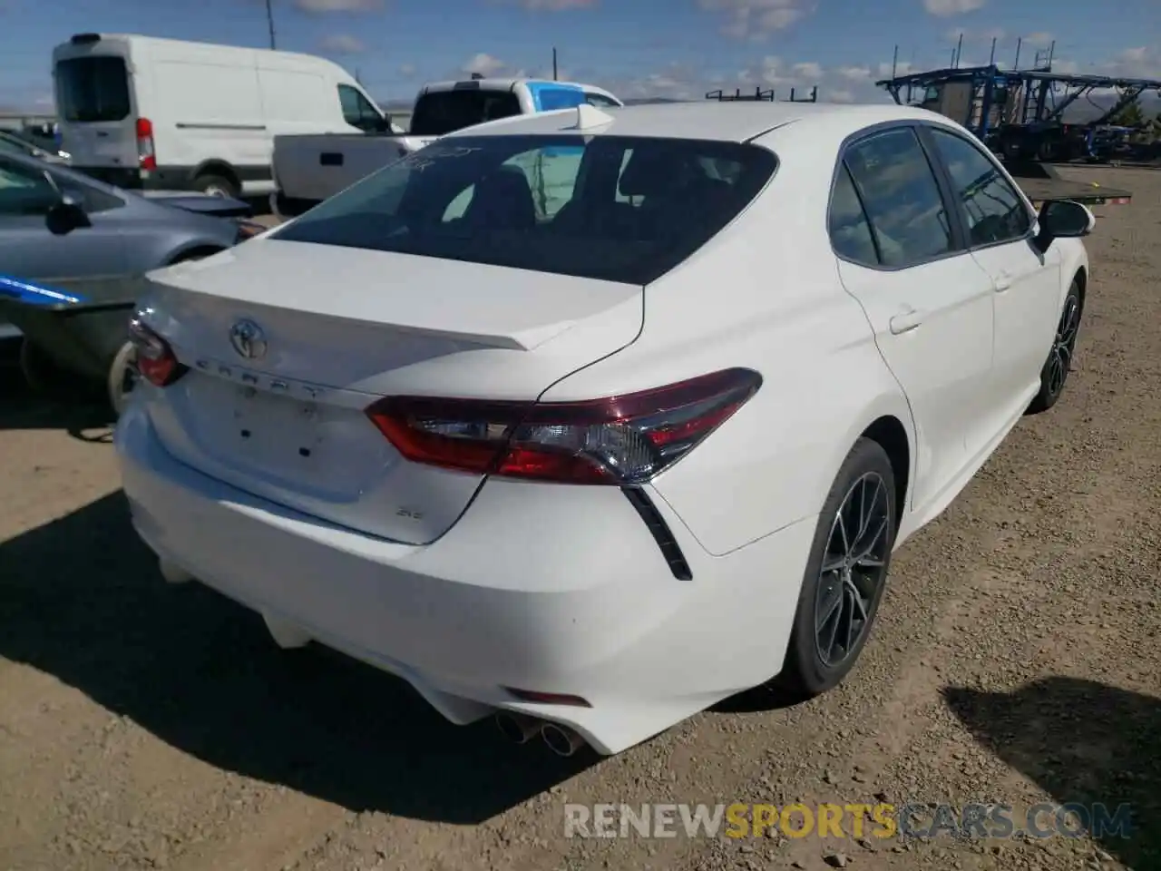 4 Photograph of a damaged car 4T1G11AK6MU424004 TOYOTA CAMRY 2021