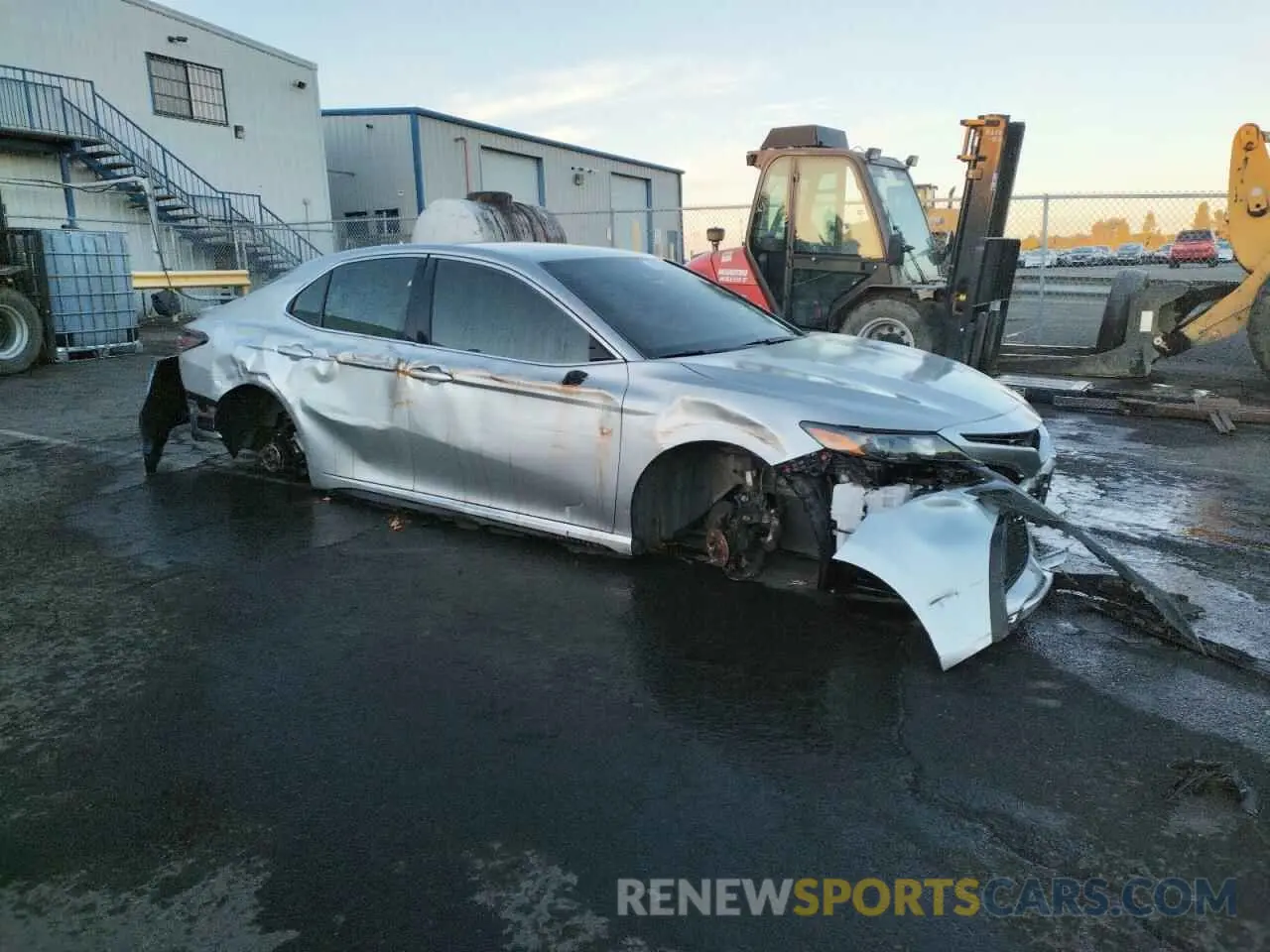 4 Photograph of a damaged car 4T1G11AK6MU424097 TOYOTA CAMRY 2021