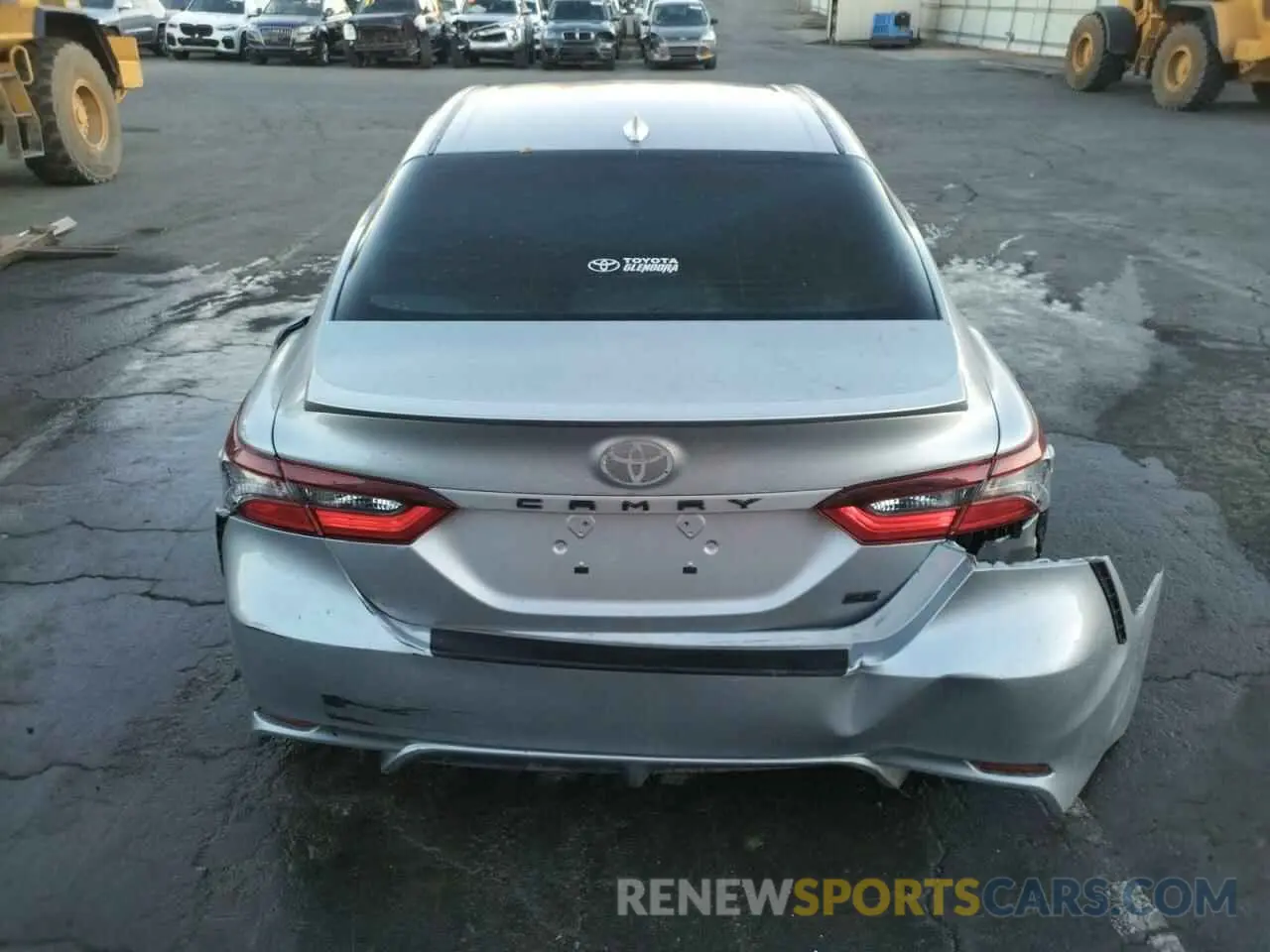 6 Photograph of a damaged car 4T1G11AK6MU424097 TOYOTA CAMRY 2021