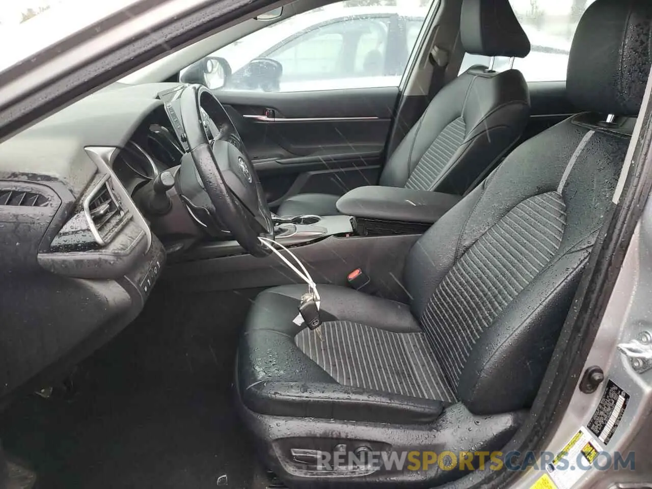7 Photograph of a damaged car 4T1G11AK6MU424844 TOYOTA CAMRY 2021