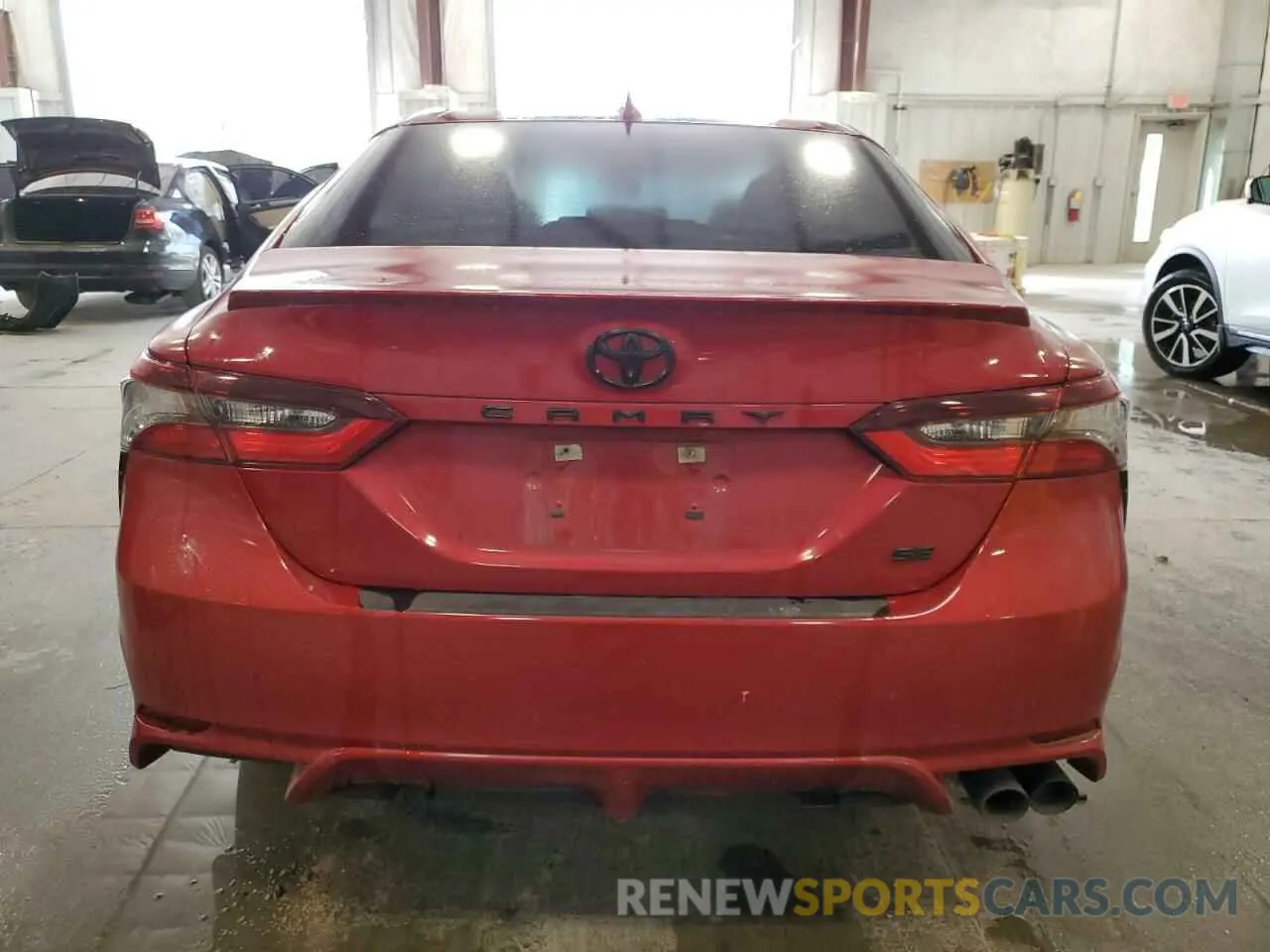 6 Photograph of a damaged car 4T1G11AK6MU430627 TOYOTA CAMRY 2021