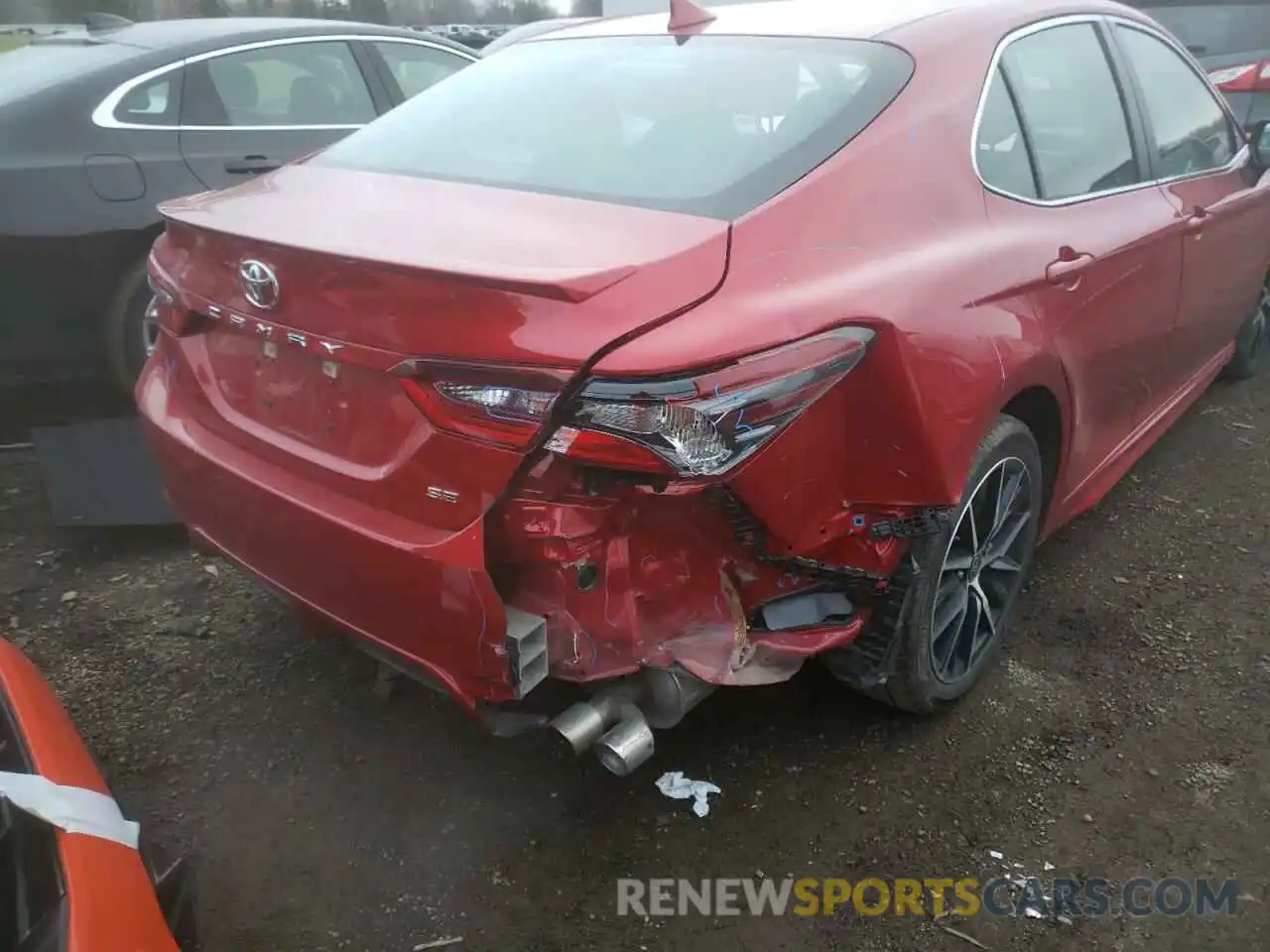 9 Photograph of a damaged car 4T1G11AK6MU472537 TOYOTA CAMRY 2021