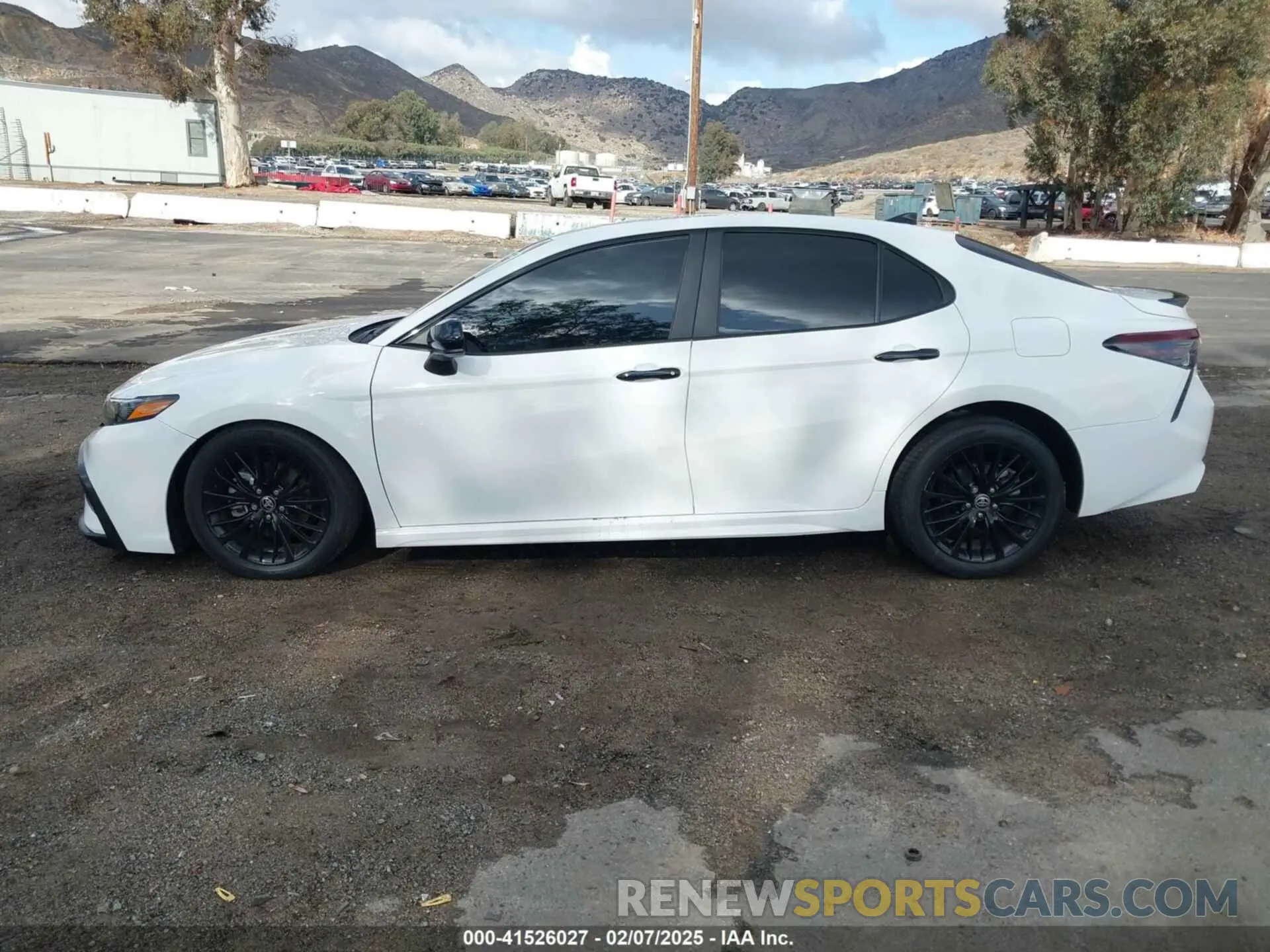 14 Photograph of a damaged car 4T1G11AK6MU474191 TOYOTA CAMRY 2021