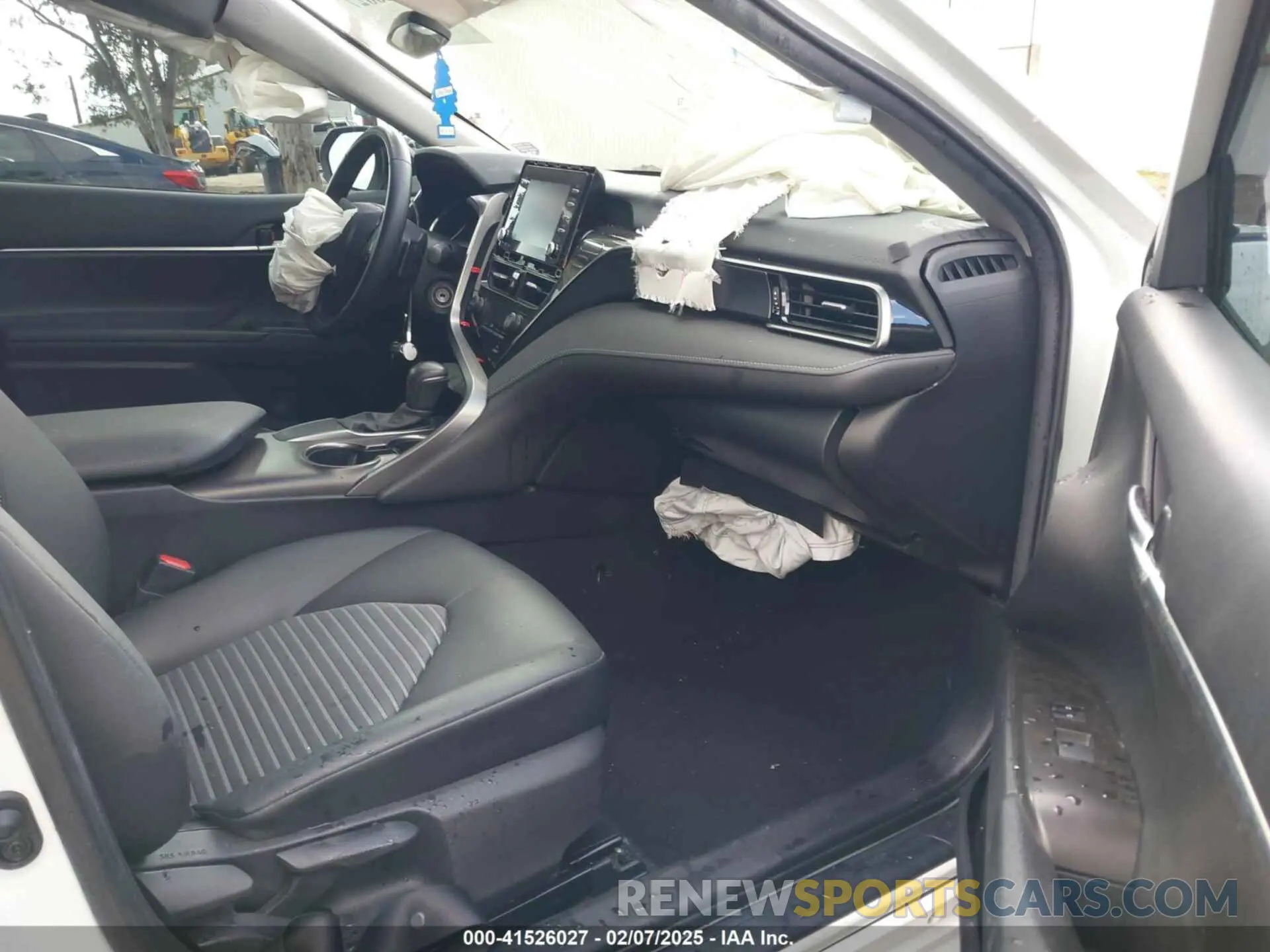 5 Photograph of a damaged car 4T1G11AK6MU474191 TOYOTA CAMRY 2021