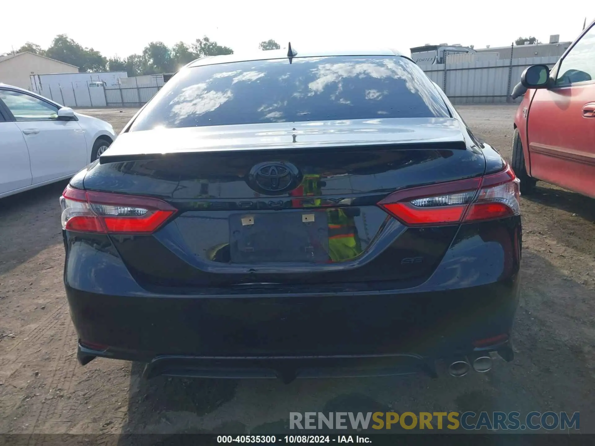 16 Photograph of a damaged car 4T1G11AK6MU476247 TOYOTA CAMRY 2021
