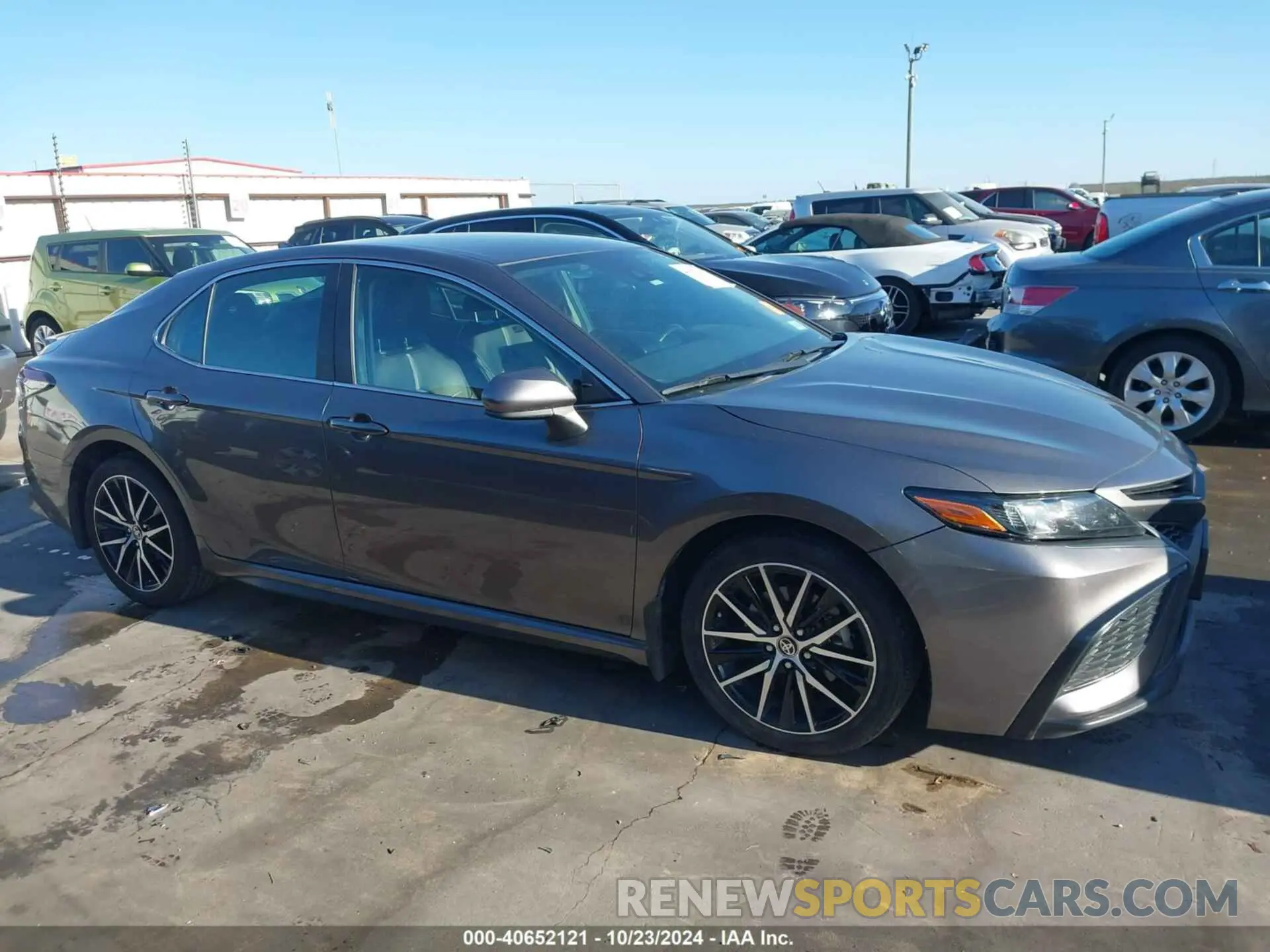 13 Photograph of a damaged car 4T1G11AK6MU512583 TOYOTA CAMRY 2021
