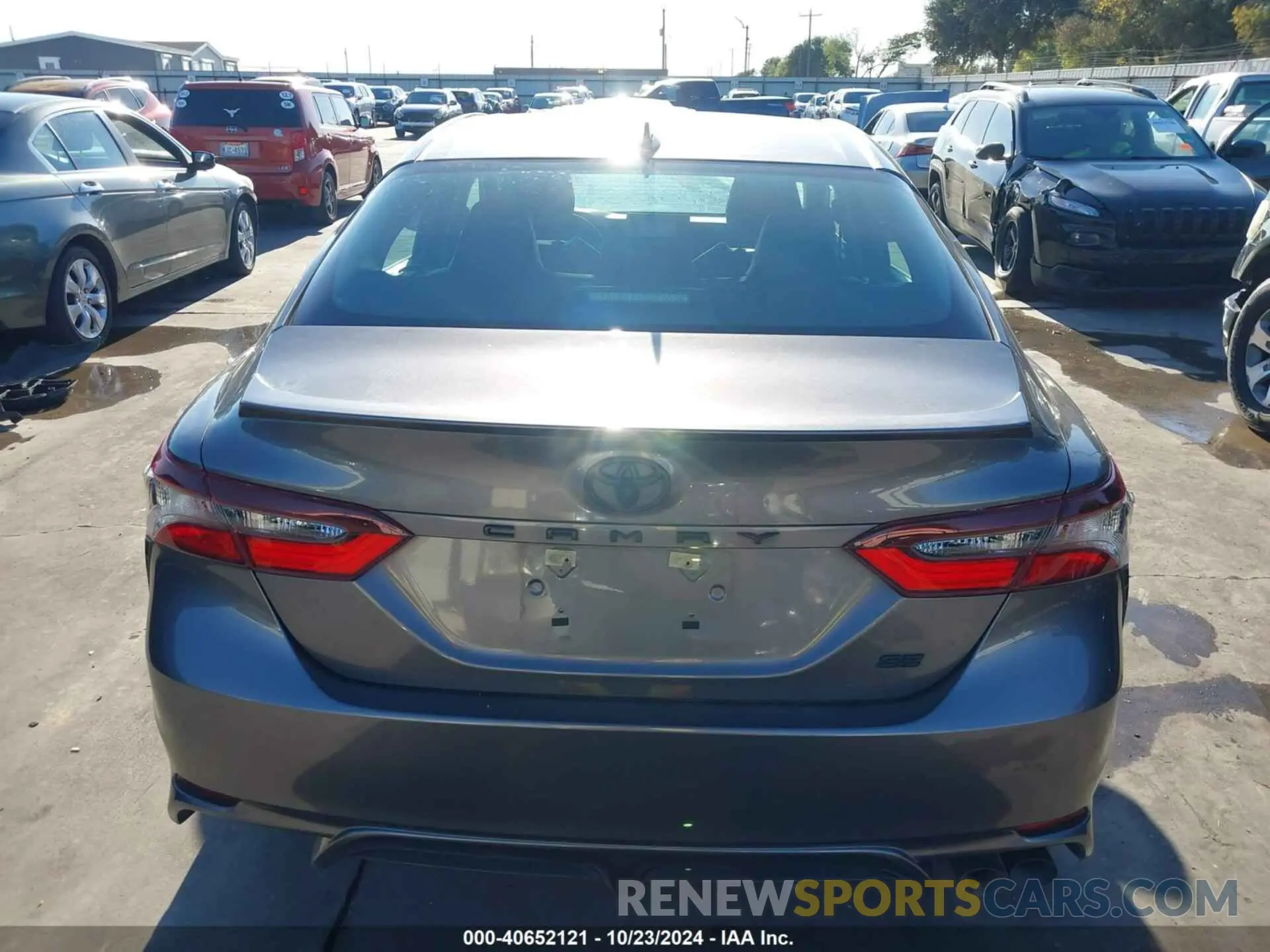16 Photograph of a damaged car 4T1G11AK6MU512583 TOYOTA CAMRY 2021