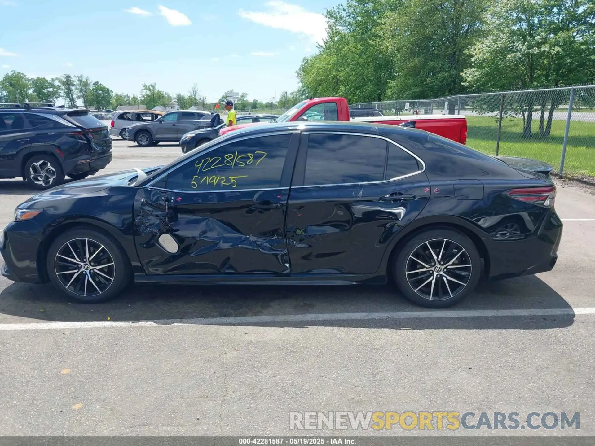 14 Photograph of a damaged car 4T1G11AK6MU516682 TOYOTA CAMRY 2021