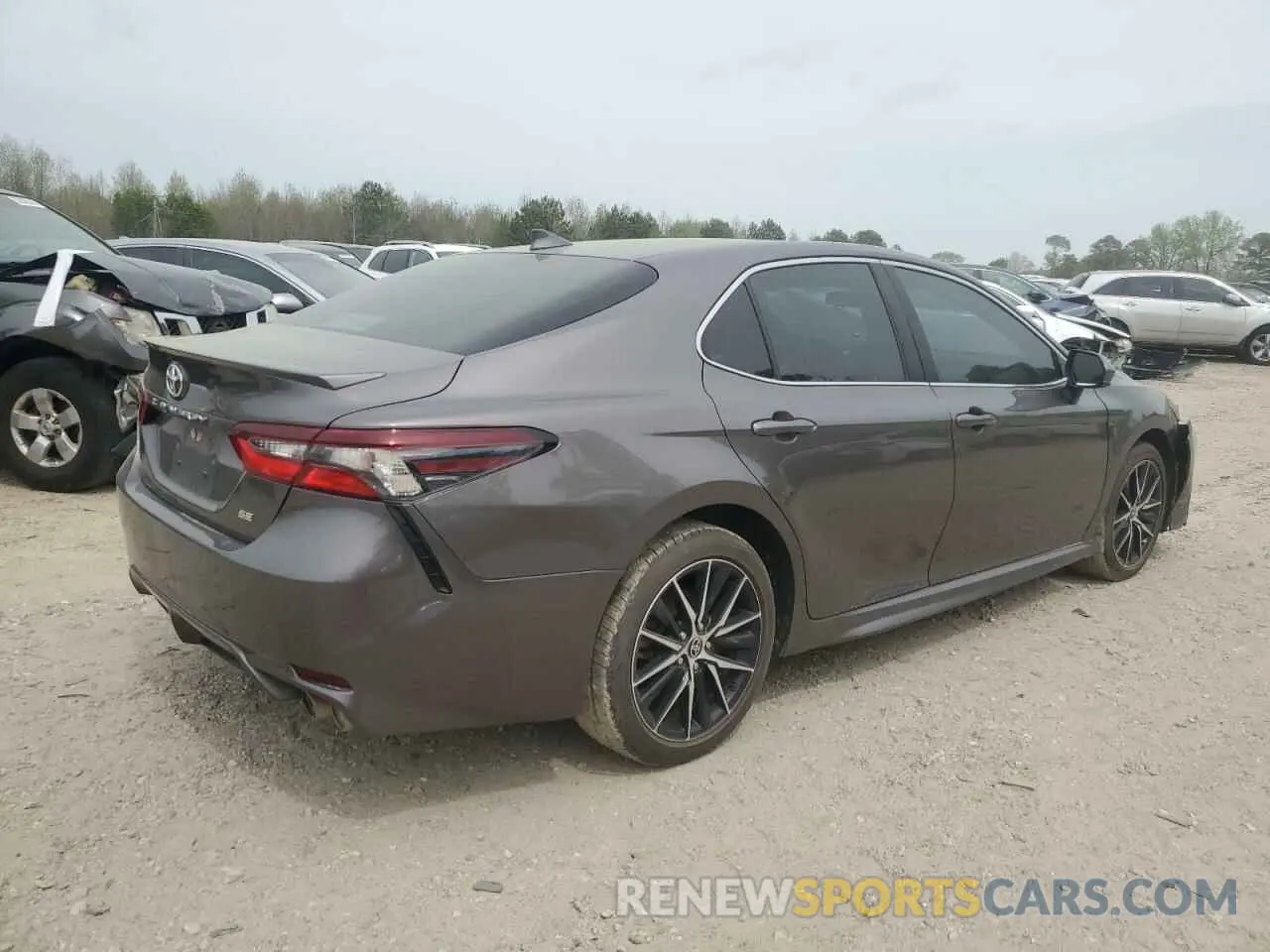 3 Photograph of a damaged car 4T1G11AK6MU520621 TOYOTA CAMRY 2021