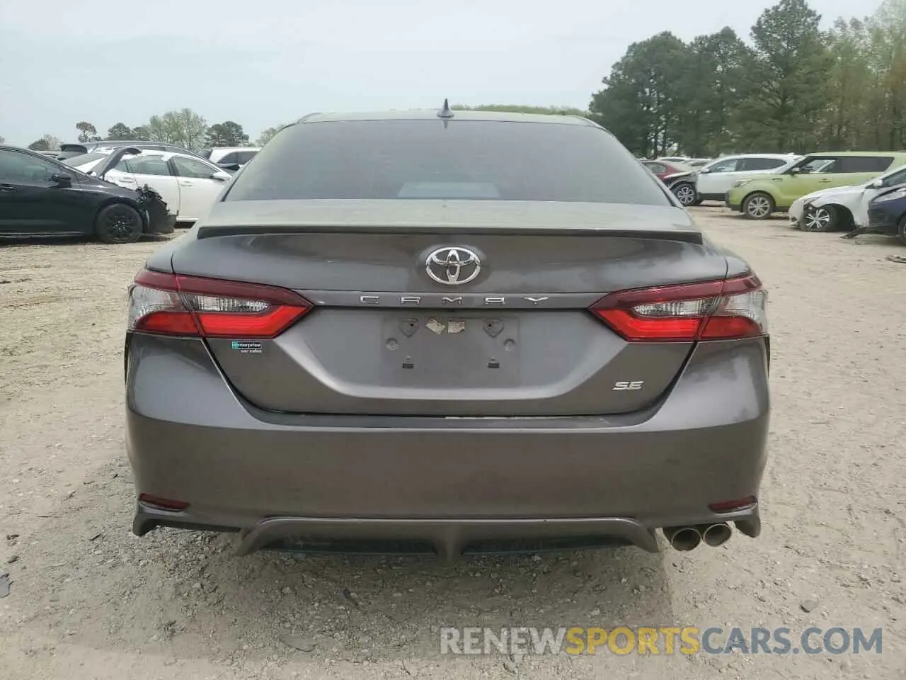6 Photograph of a damaged car 4T1G11AK6MU520621 TOYOTA CAMRY 2021