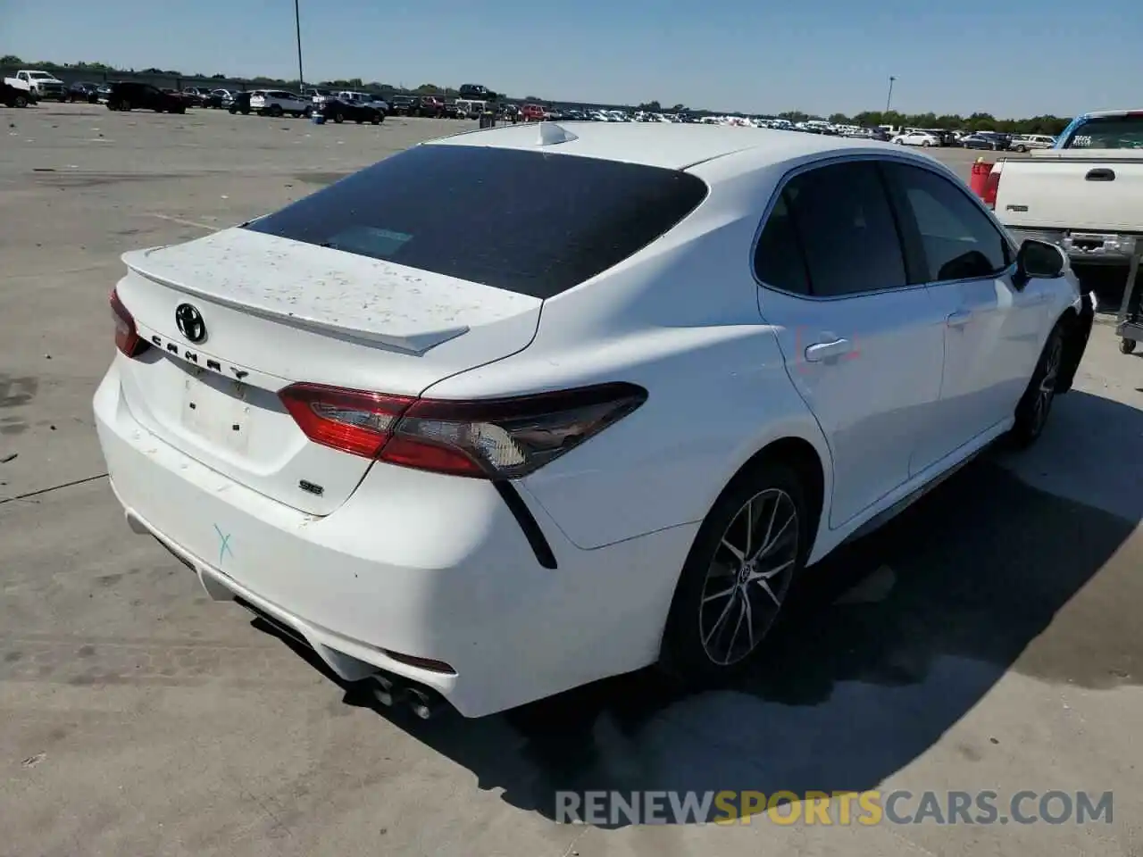 4 Photograph of a damaged car 4T1G11AK6MU532199 TOYOTA CAMRY 2021