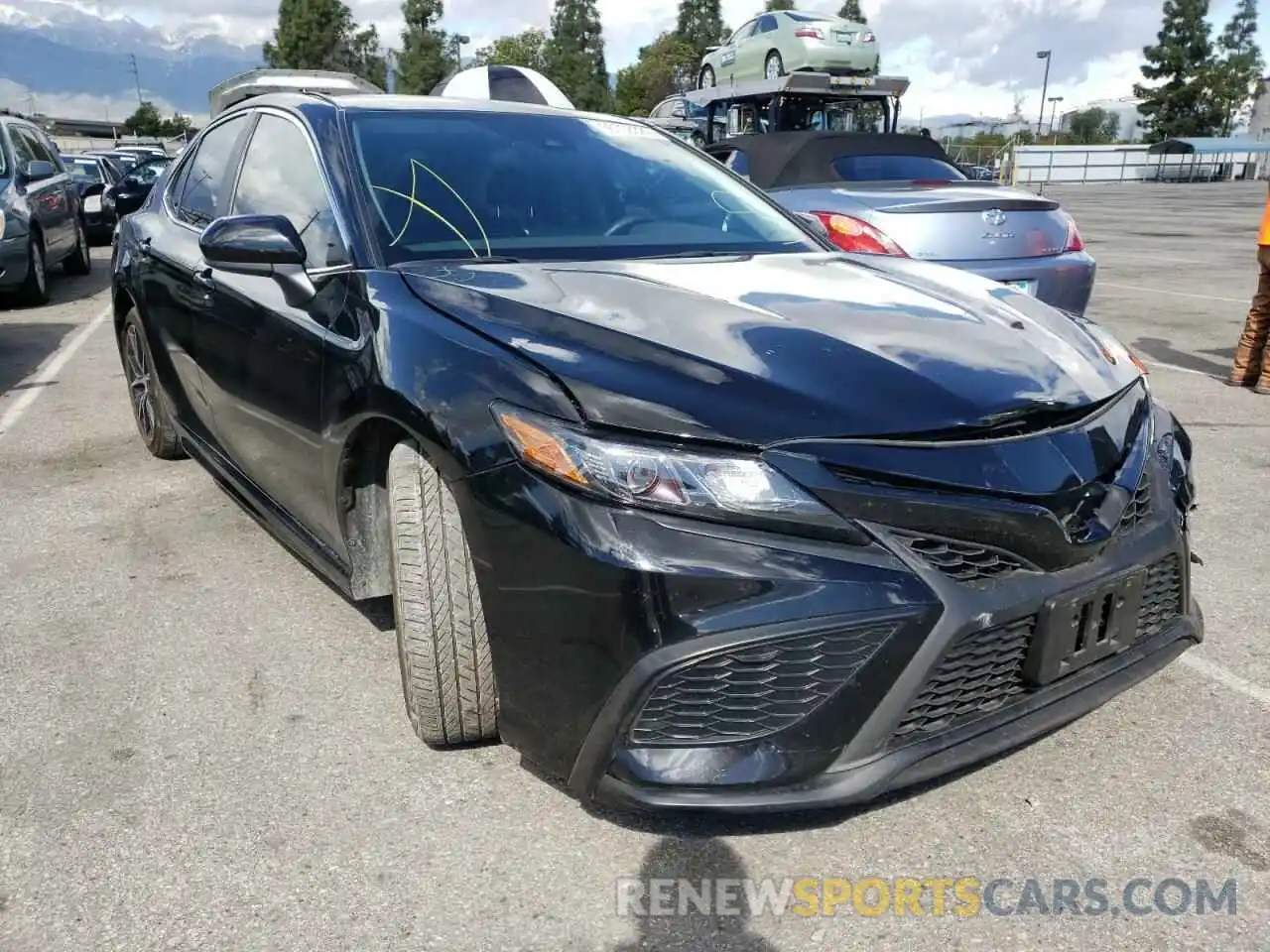 1 Photograph of a damaged car 4T1G11AK6MU537757 TOYOTA CAMRY 2021