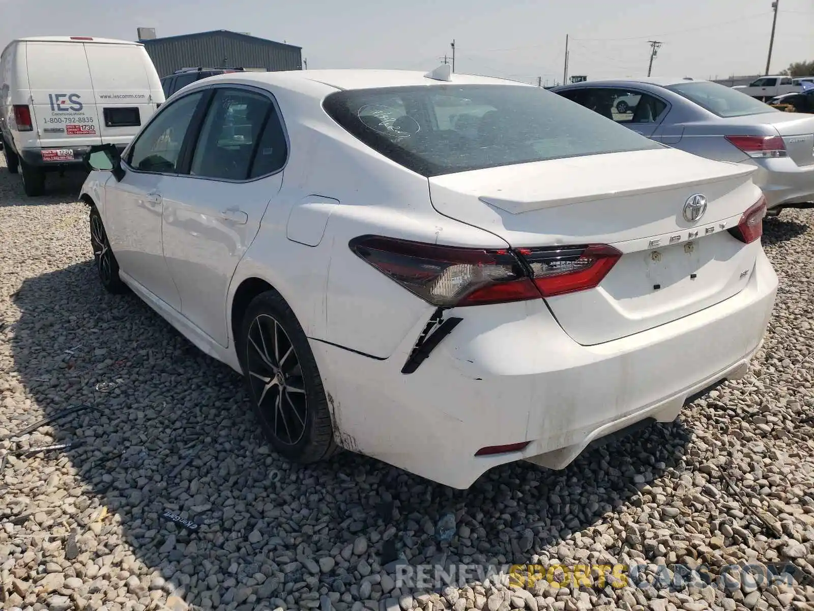 3 Photograph of a damaged car 4T1G11AK6MU538360 TOYOTA CAMRY 2021