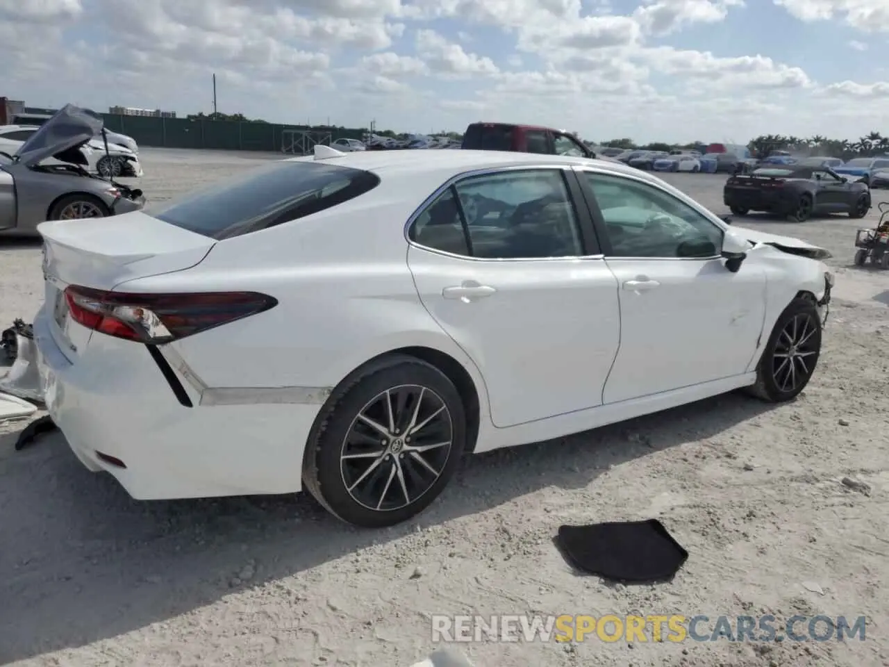 3 Photograph of a damaged car 4T1G11AK6MU548029 TOYOTA CAMRY 2021