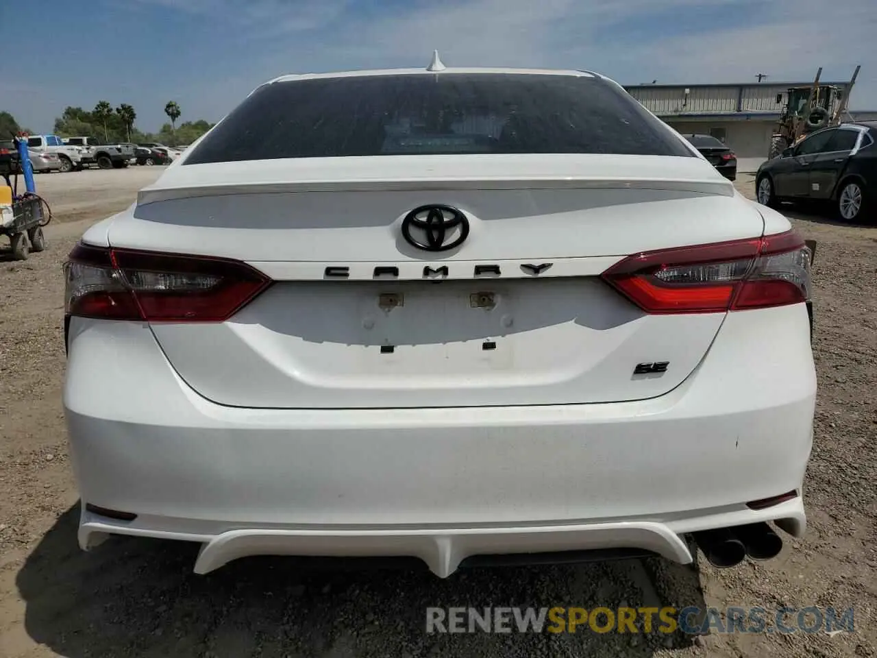6 Photograph of a damaged car 4T1G11AK6MU550556 TOYOTA CAMRY 2021