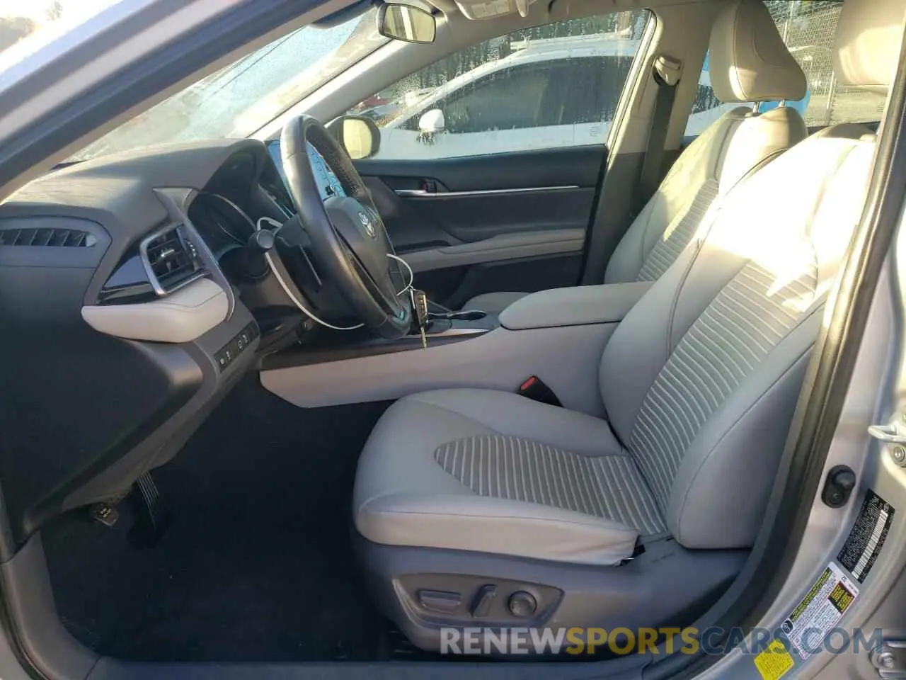 7 Photograph of a damaged car 4T1G11AK6MU556597 TOYOTA CAMRY 2021