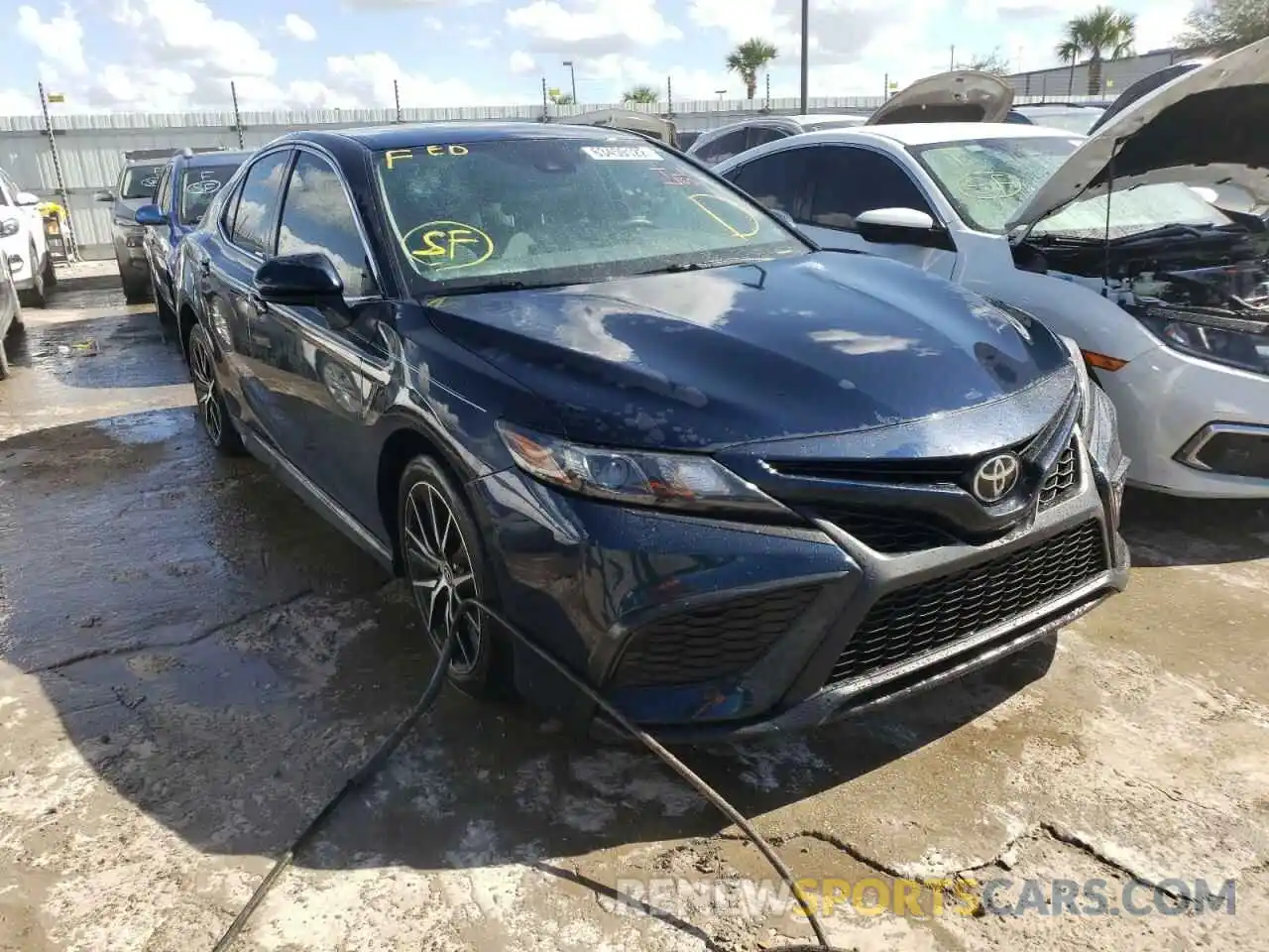 1 Photograph of a damaged car 4T1G11AK6MU560147 TOYOTA CAMRY 2021