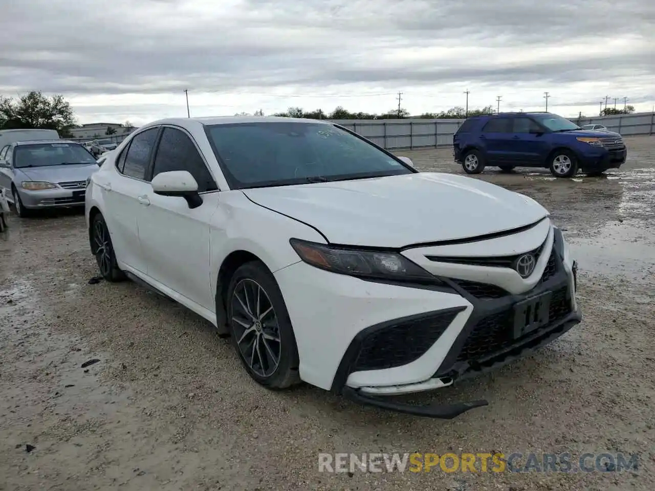 1 Photograph of a damaged car 4T1G11AK6MU567194 TOYOTA CAMRY 2021