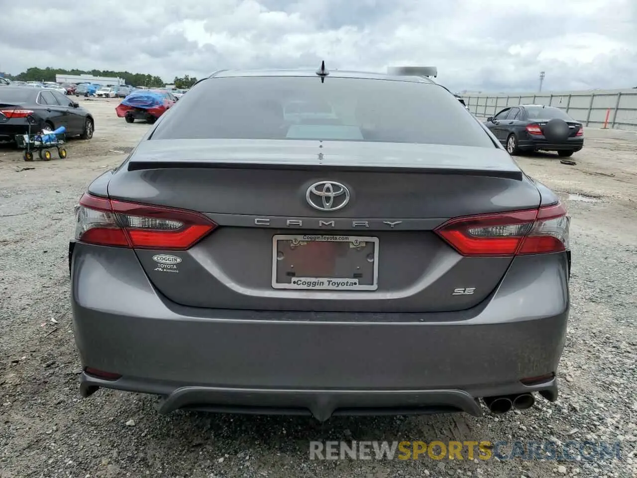 6 Photograph of a damaged car 4T1G11AK6MU581497 TOYOTA CAMRY 2021