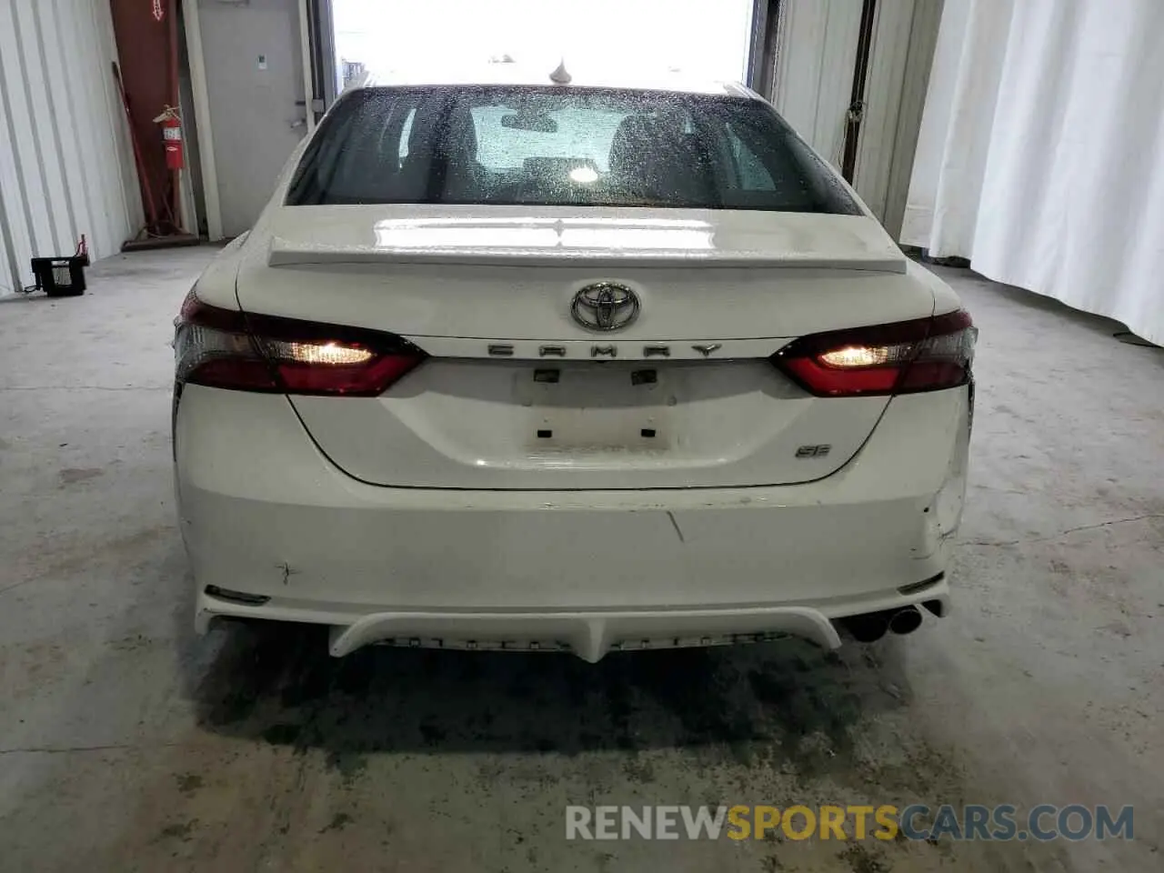 6 Photograph of a damaged car 4T1G11AK6MU586926 TOYOTA CAMRY 2021