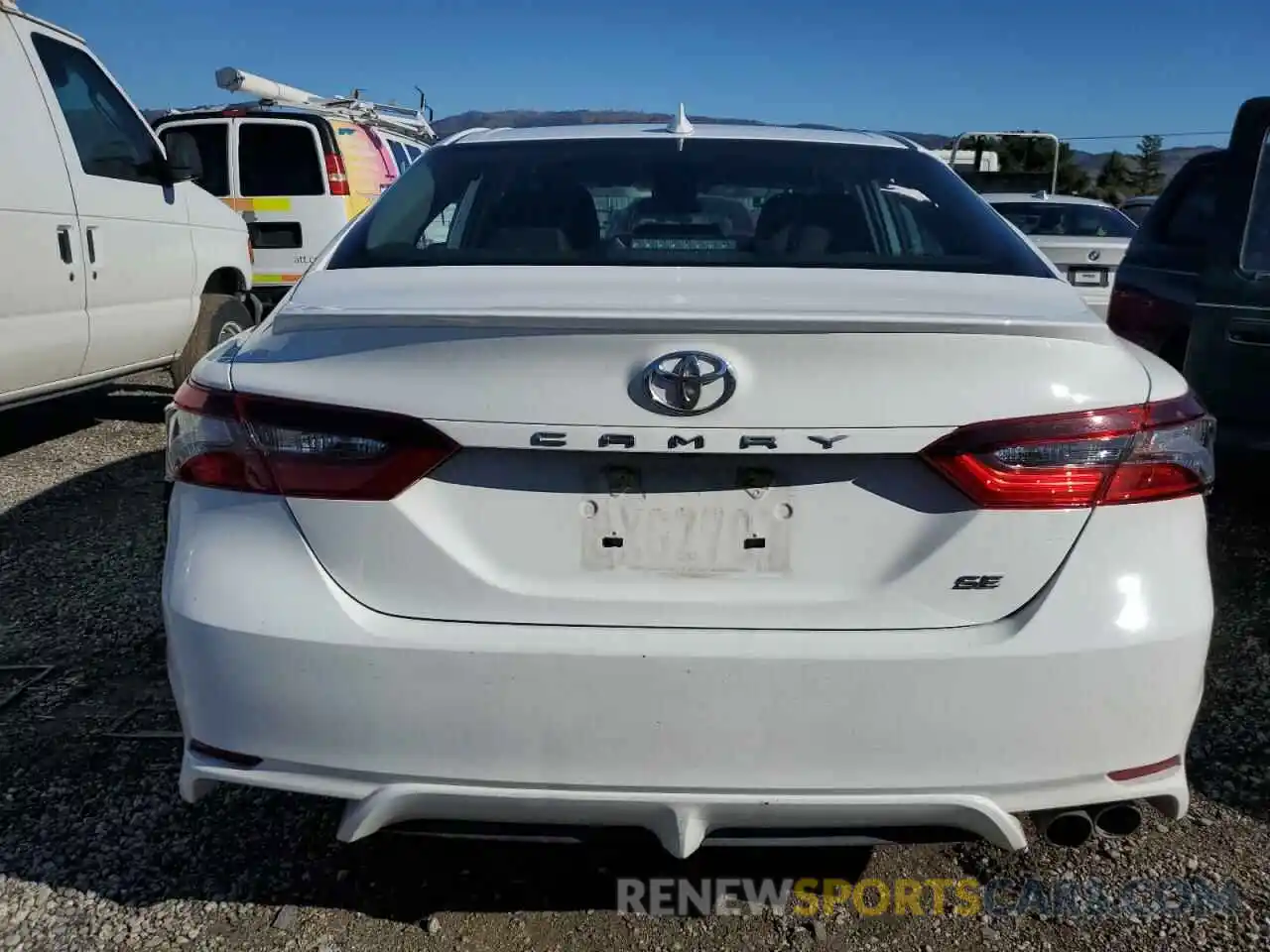 6 Photograph of a damaged car 4T1G11AK6MU593715 TOYOTA CAMRY 2021