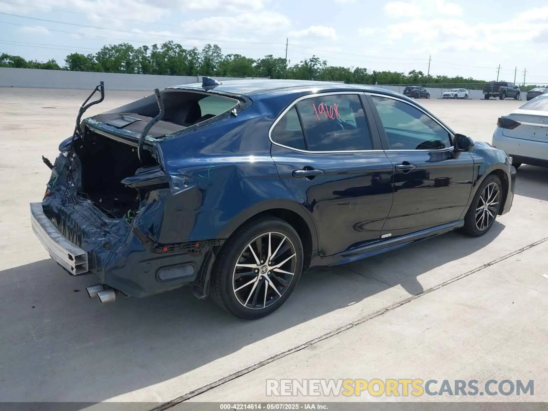 4 Photograph of a damaged car 4T1G11AK6MU610254 TOYOTA CAMRY 2021