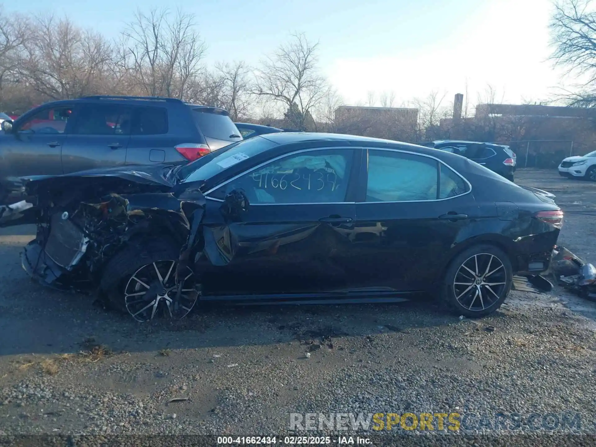 14 Photograph of a damaged car 4T1G11AK6MU612134 TOYOTA CAMRY 2021