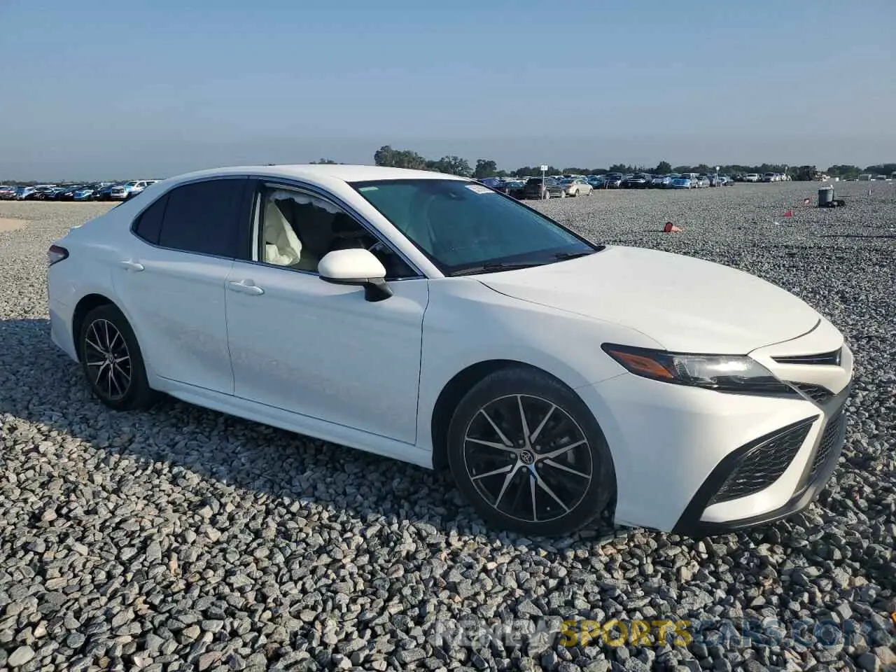4 Photograph of a damaged car 4T1G11AK6MU613185 TOYOTA CAMRY 2021