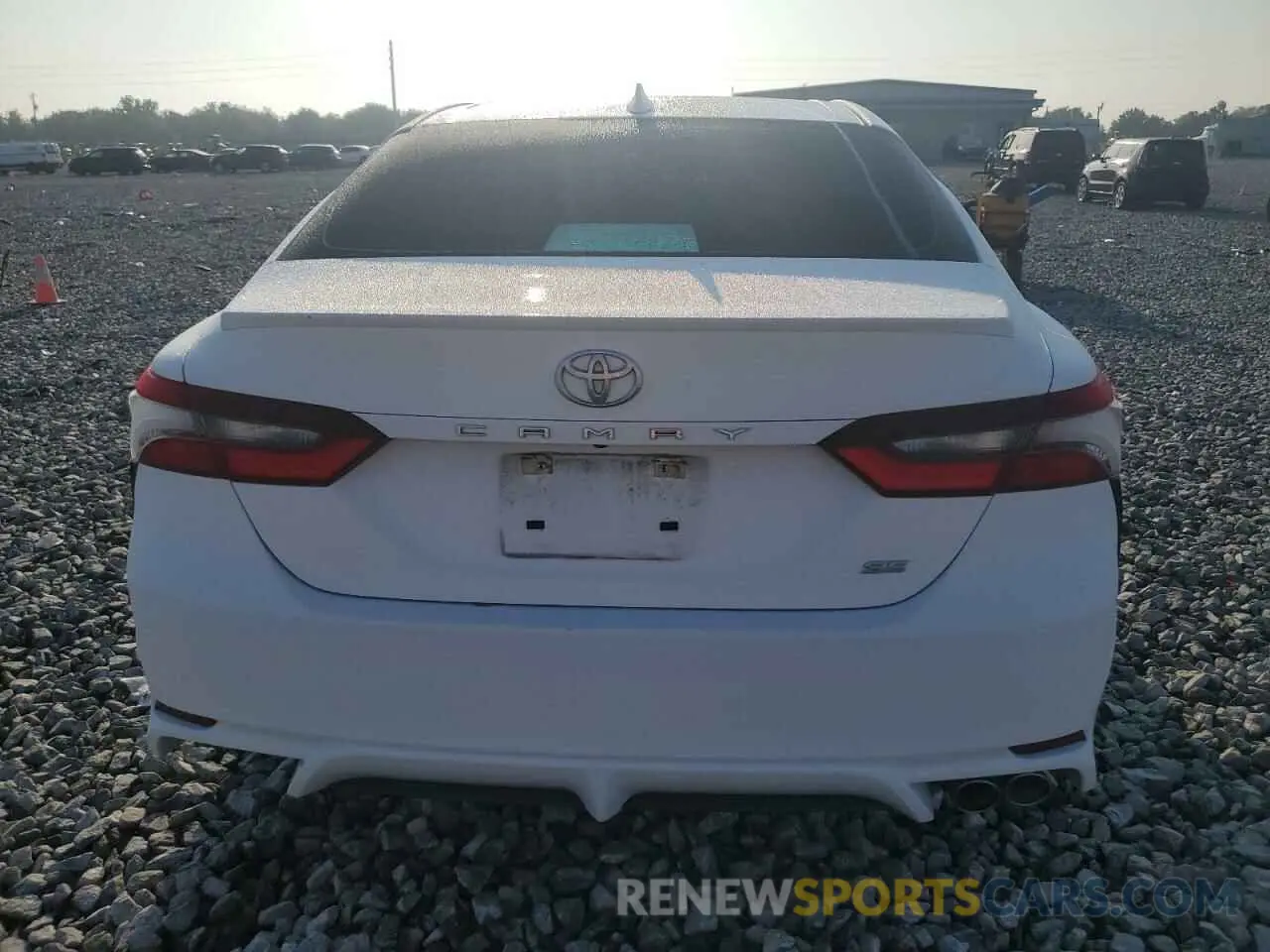6 Photograph of a damaged car 4T1G11AK6MU613185 TOYOTA CAMRY 2021