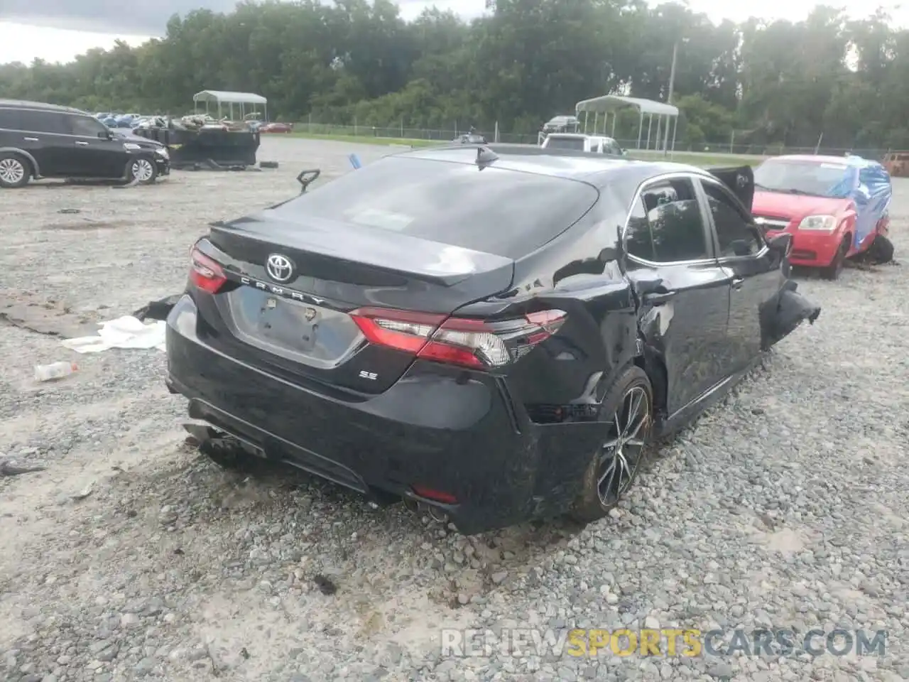 4 Photograph of a damaged car 4T1G11AK7MU404215 TOYOTA CAMRY 2021