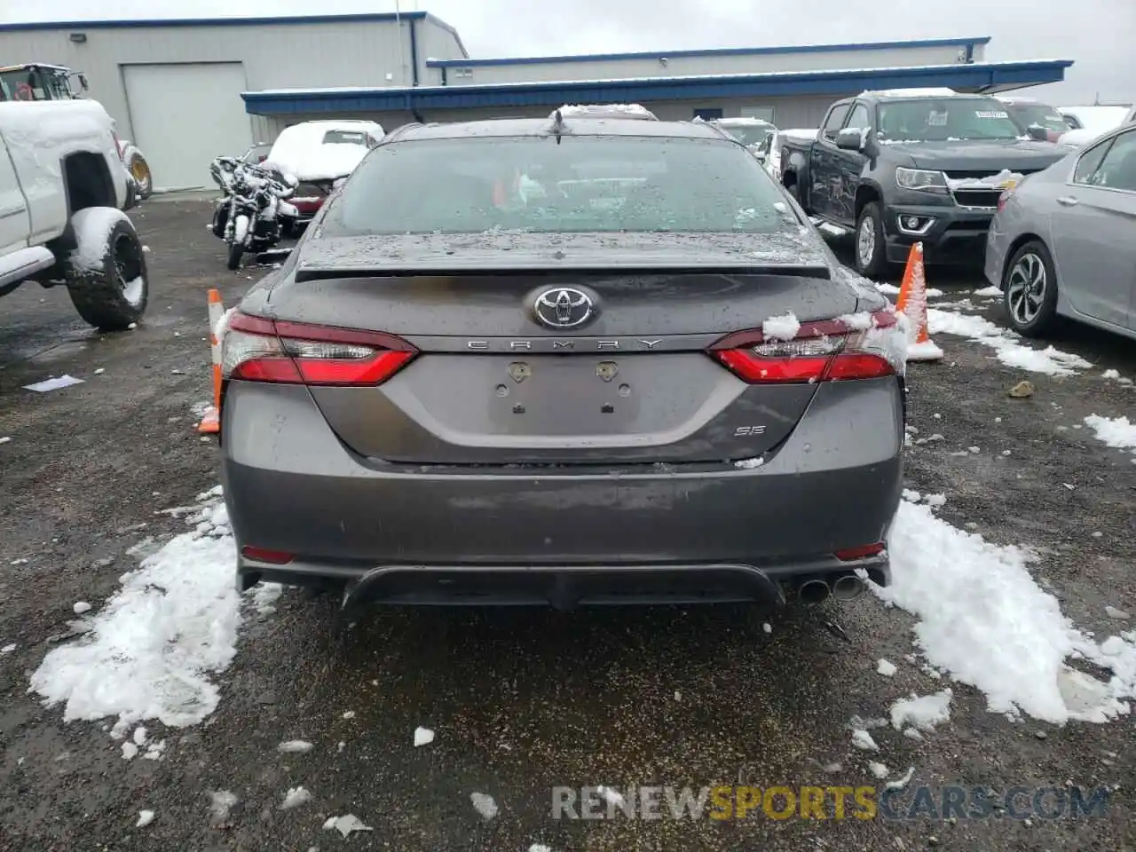 6 Photograph of a damaged car 4T1G11AK7MU417238 TOYOTA CAMRY 2021