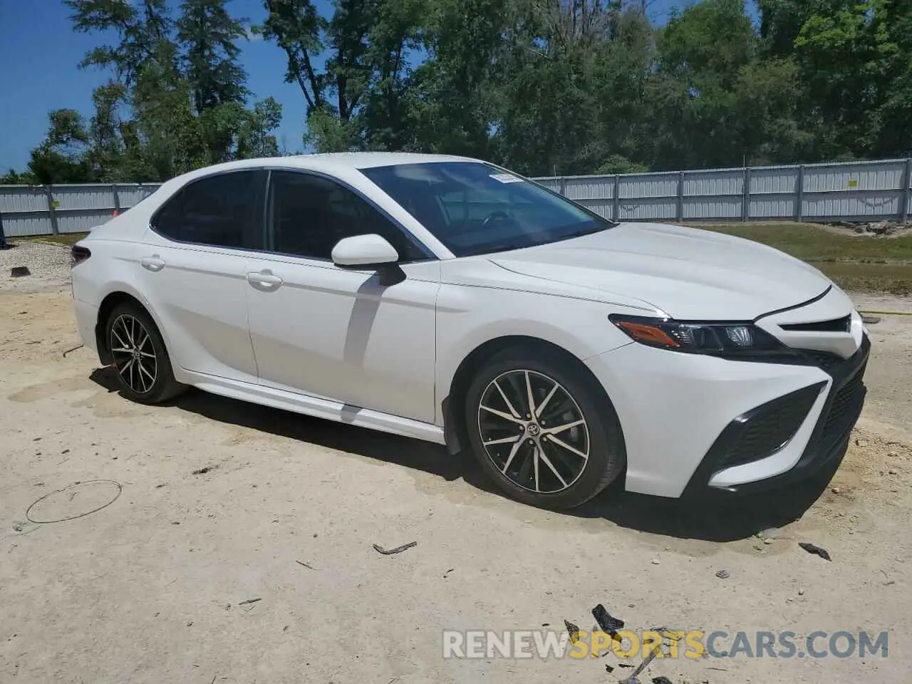 4 Photograph of a damaged car 4T1G11AK7MU433603 TOYOTA CAMRY 2021