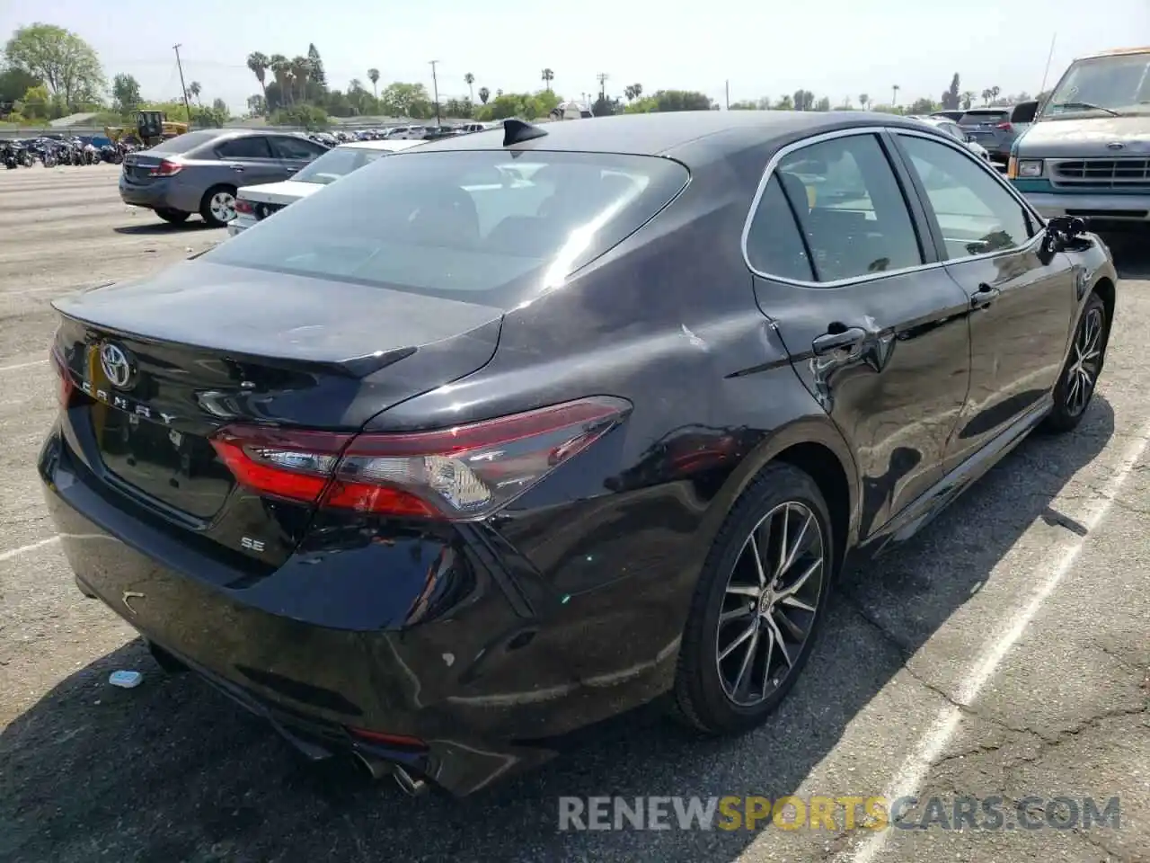 4 Photograph of a damaged car 4T1G11AK7MU469050 TOYOTA CAMRY 2021