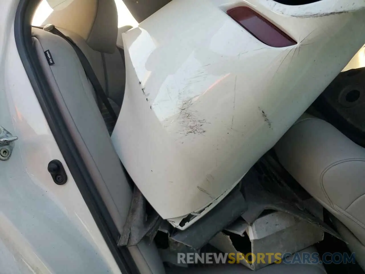 10 Photograph of a damaged car 4T1G11AK7MU470344 TOYOTA CAMRY 2021