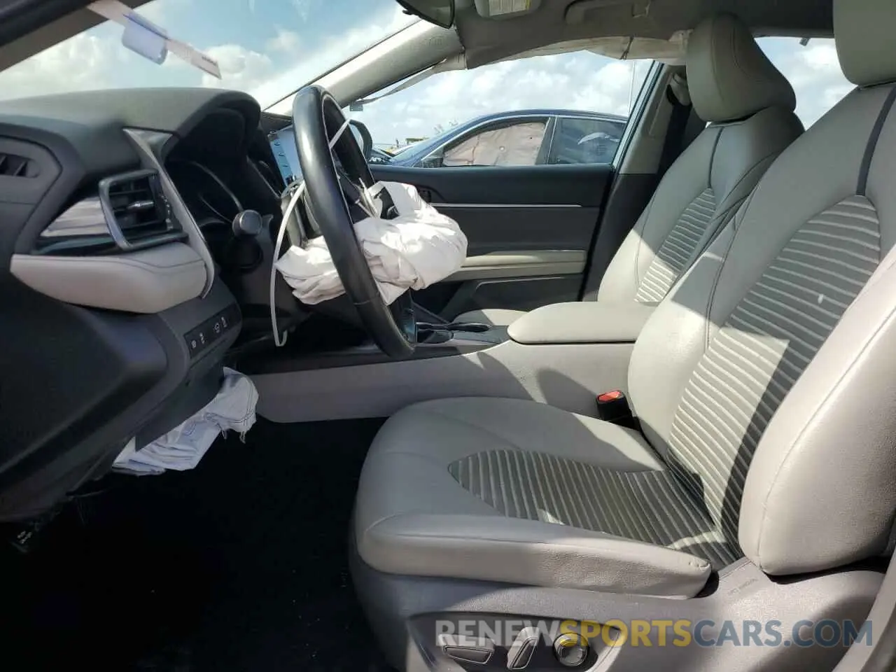 7 Photograph of a damaged car 4T1G11AK7MU523415 TOYOTA CAMRY 2021