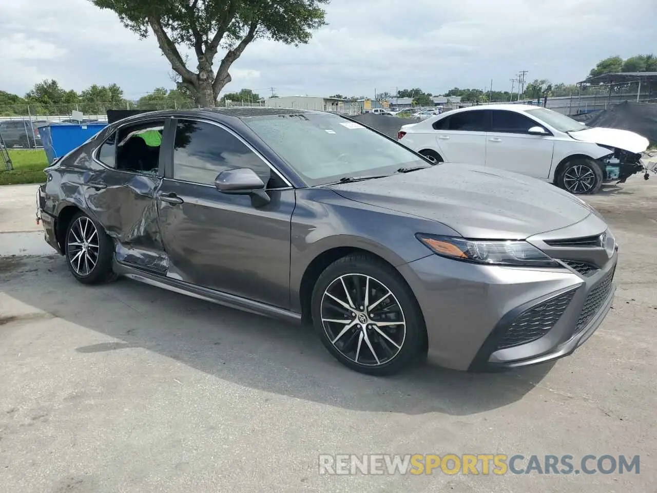 4 Photograph of a damaged car 4T1G11AK7MU530302 TOYOTA CAMRY 2021