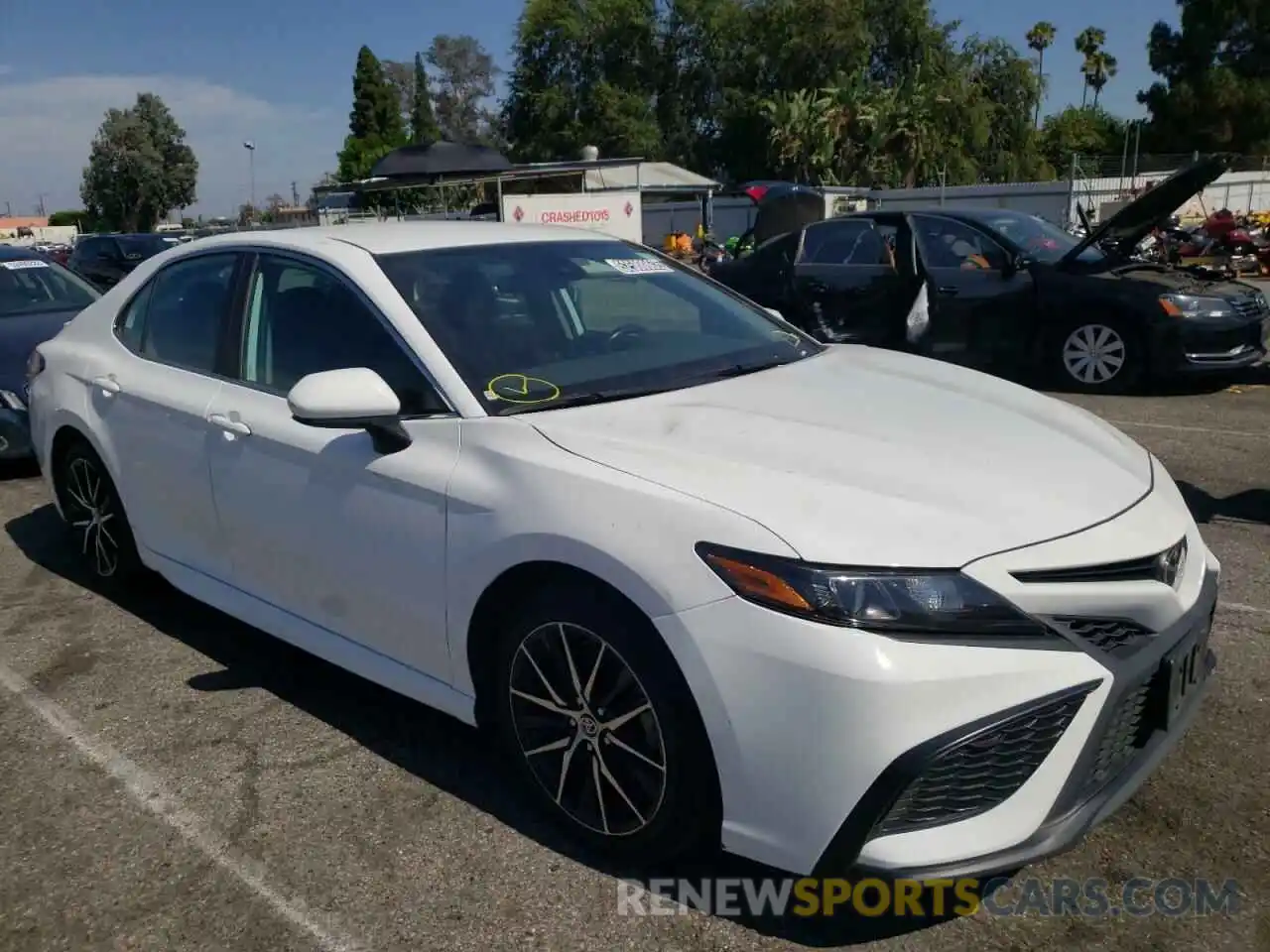 1 Photograph of a damaged car 4T1G11AK7MU532261 TOYOTA CAMRY 2021