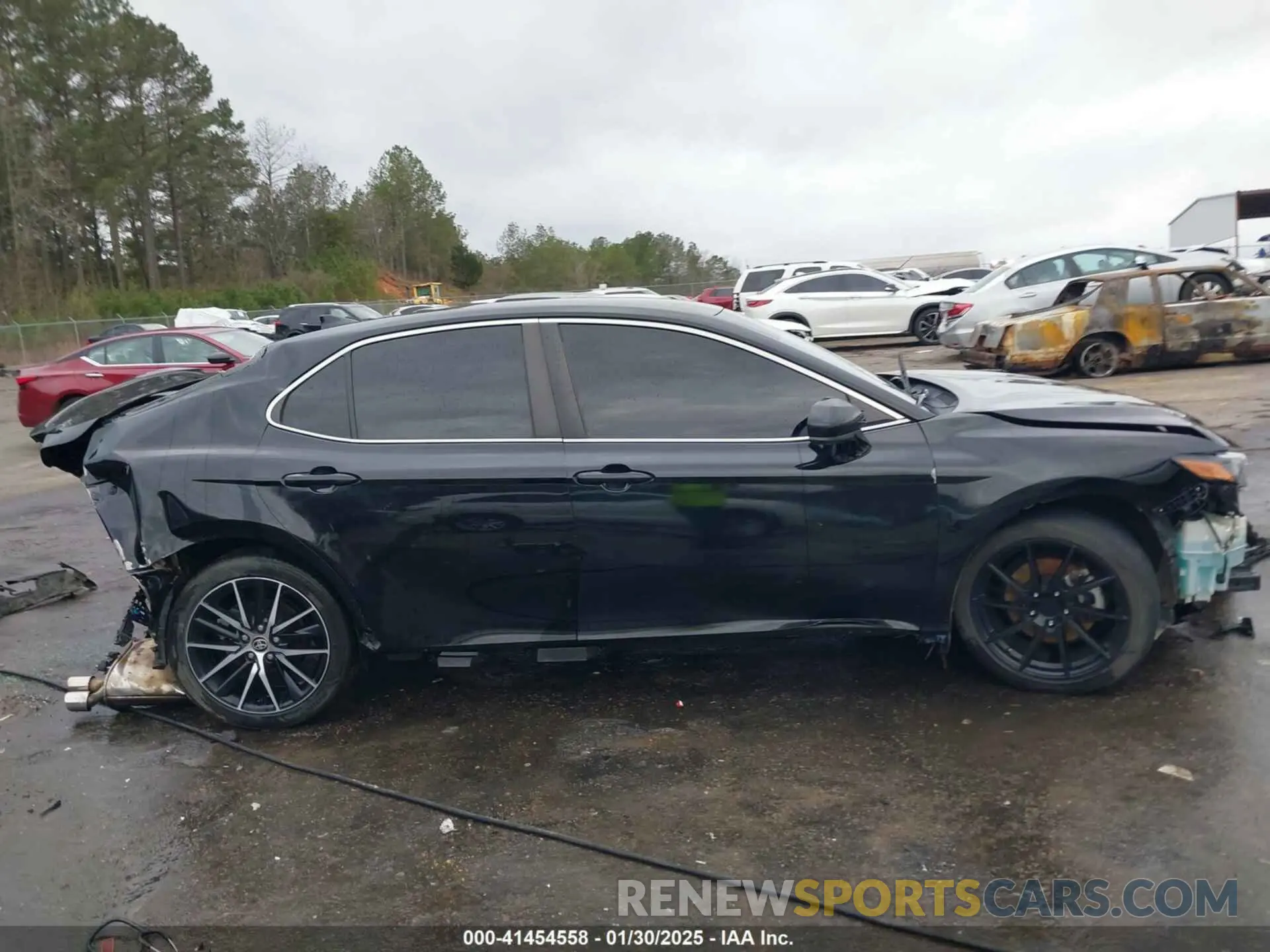 14 Photograph of a damaged car 4T1G11AK7MU541543 TOYOTA CAMRY 2021