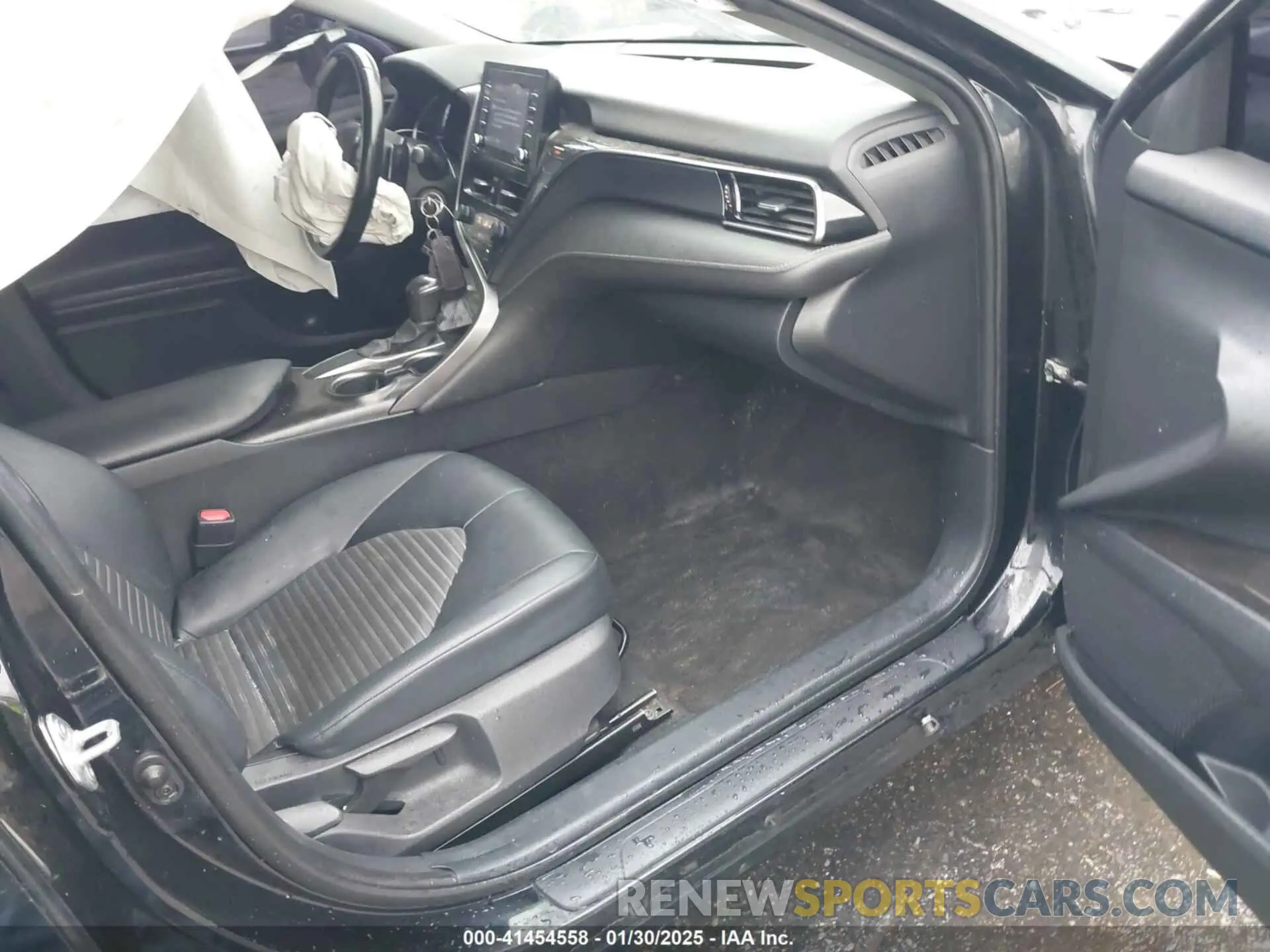 5 Photograph of a damaged car 4T1G11AK7MU541543 TOYOTA CAMRY 2021