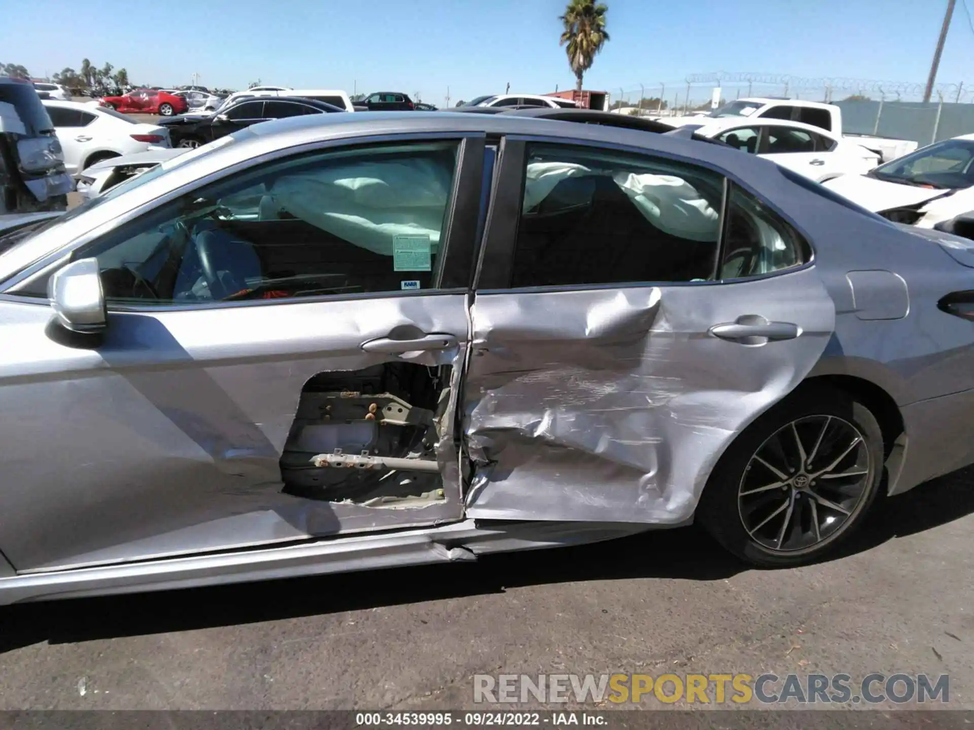 6 Photograph of a damaged car 4T1G11AK7MU543633 TOYOTA CAMRY 2021